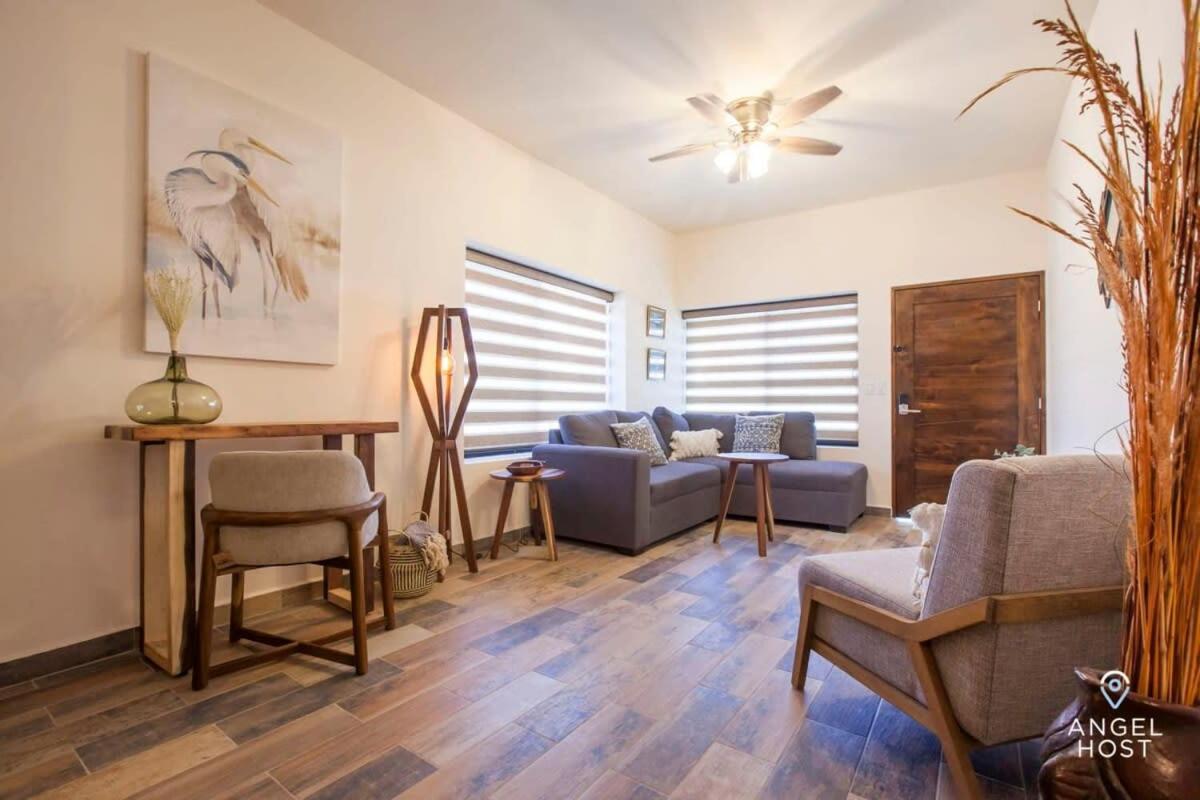 Prime Location 1 Block to Malecon Smart TV & WiFi