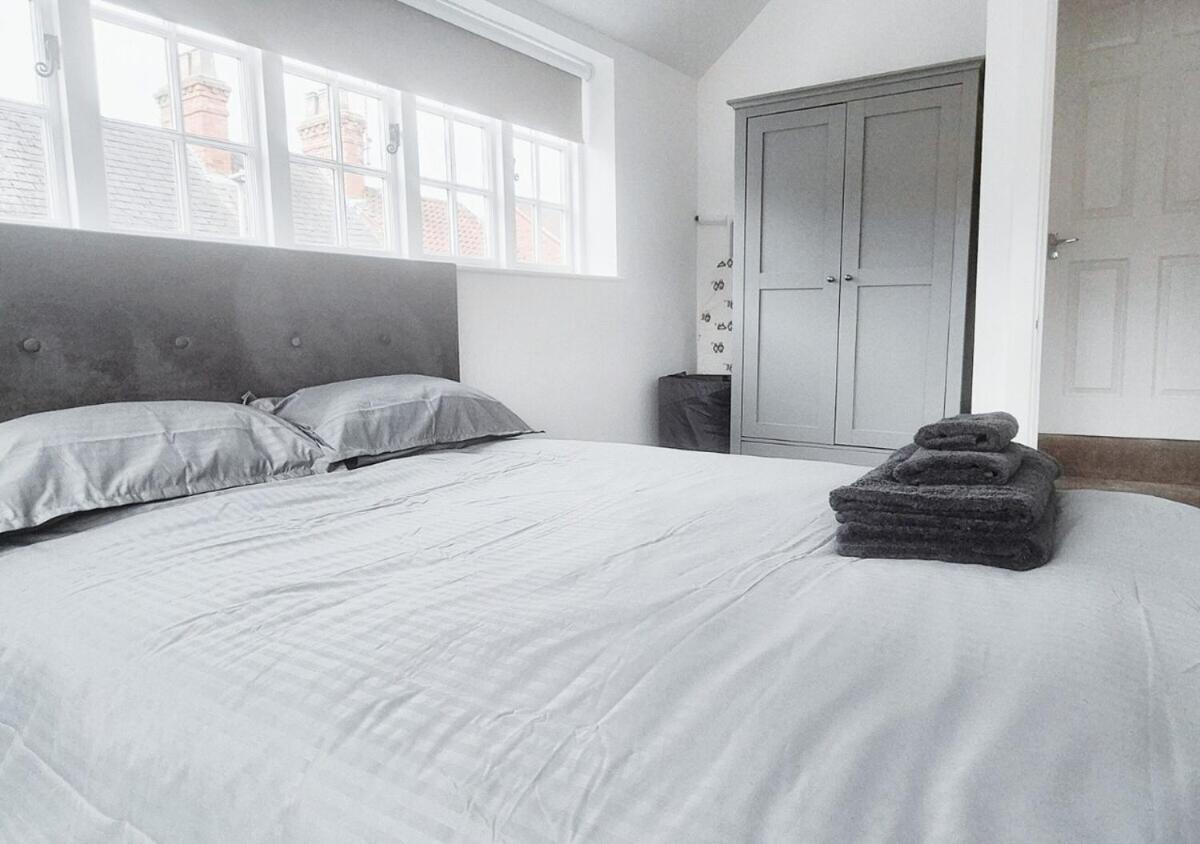 Cosy & Luxury 2BR Flat in Calverton