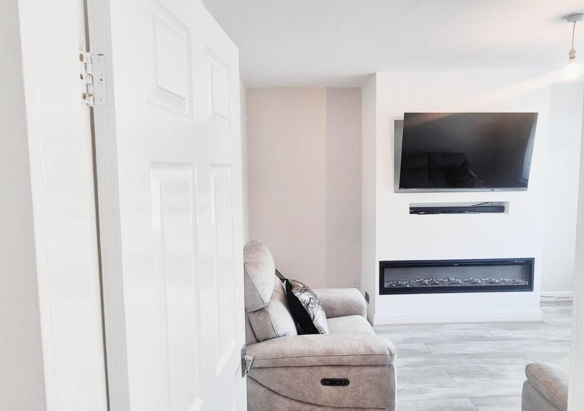 Cosy 2BR House on Quiet Street