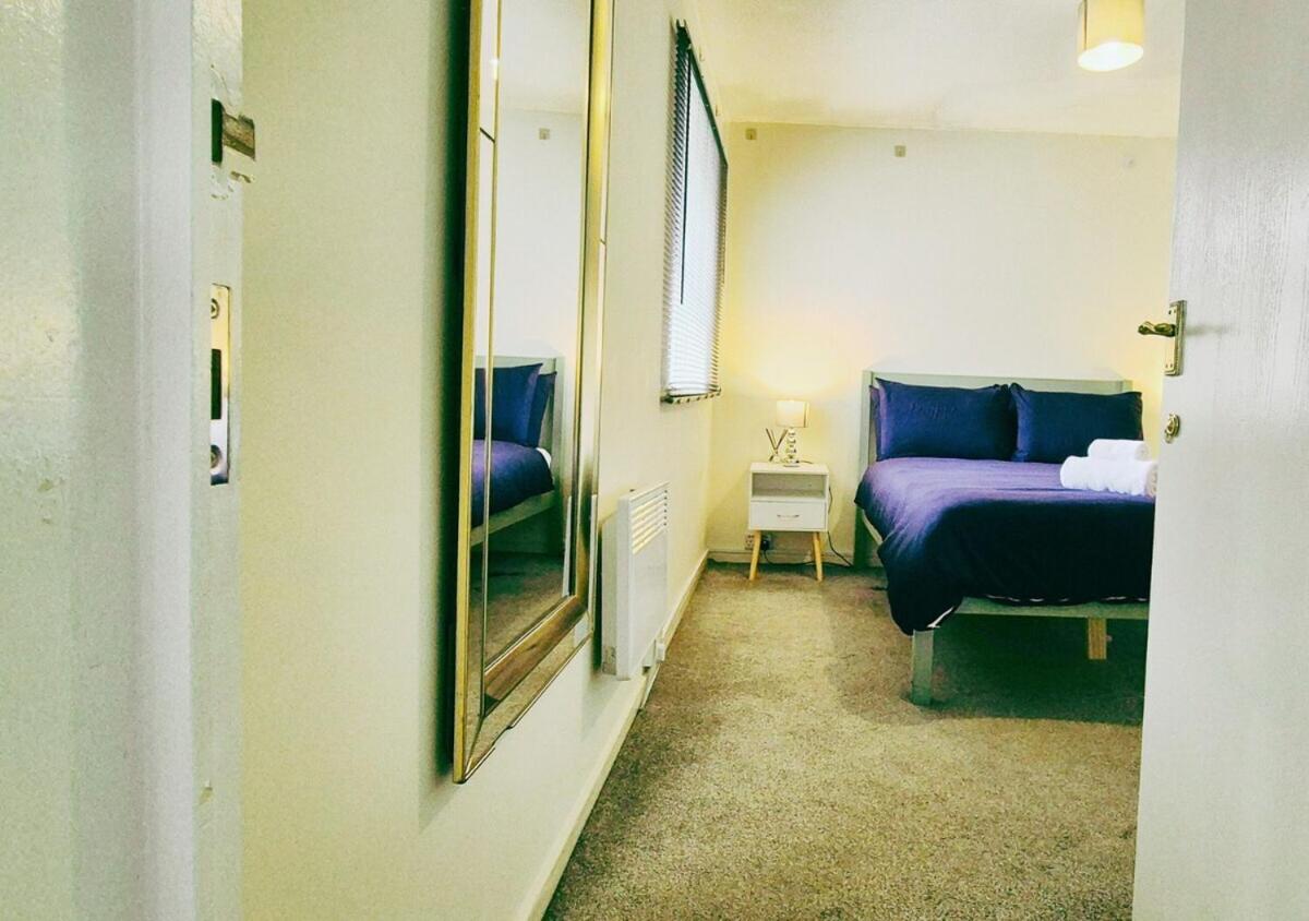 Comfy 3BR Flat on Quiet Street in Wollaton