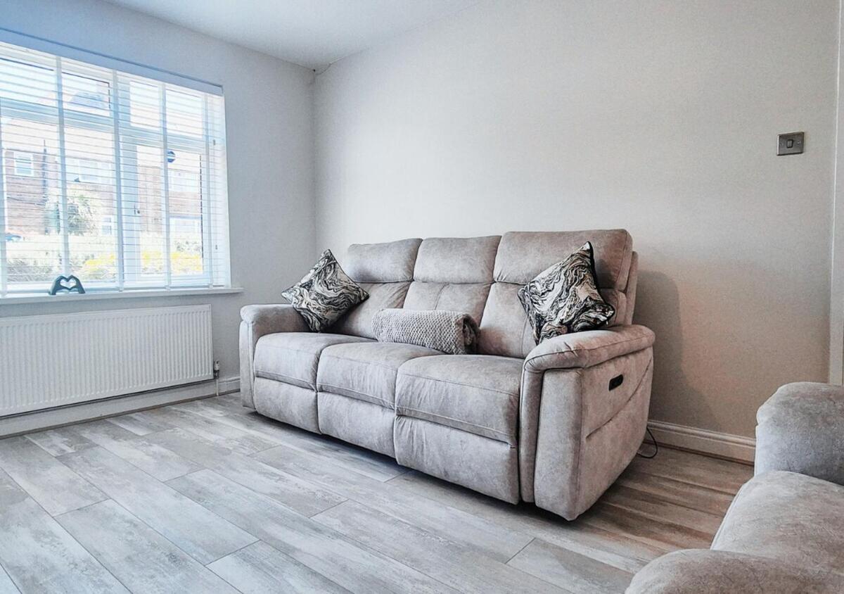 Cosy 2BR House on Quiet Street