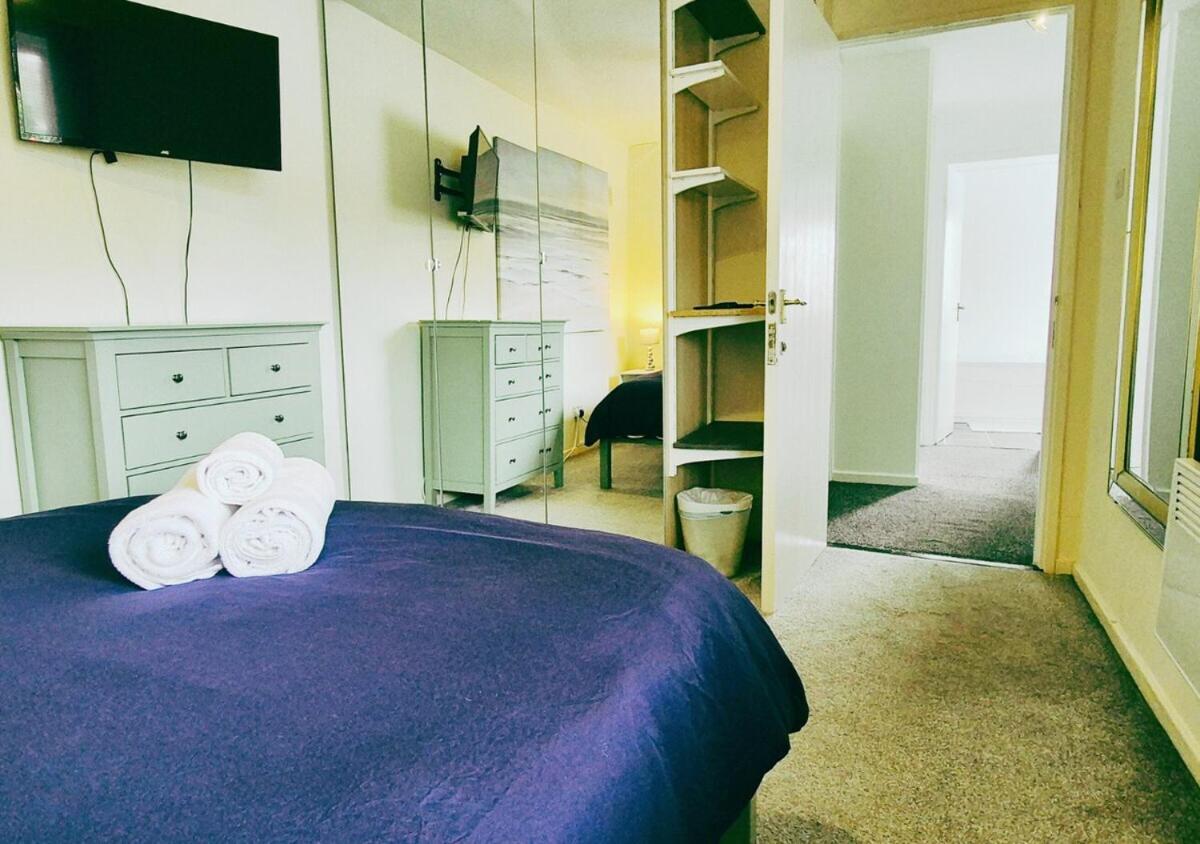 Comfy 3BR Flat on Quiet Street in Wollaton