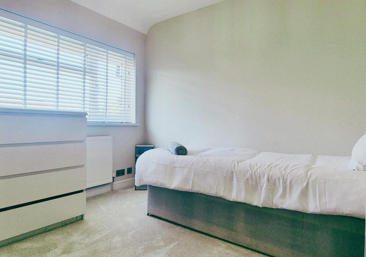 Cosy 2BR House on Quiet Street