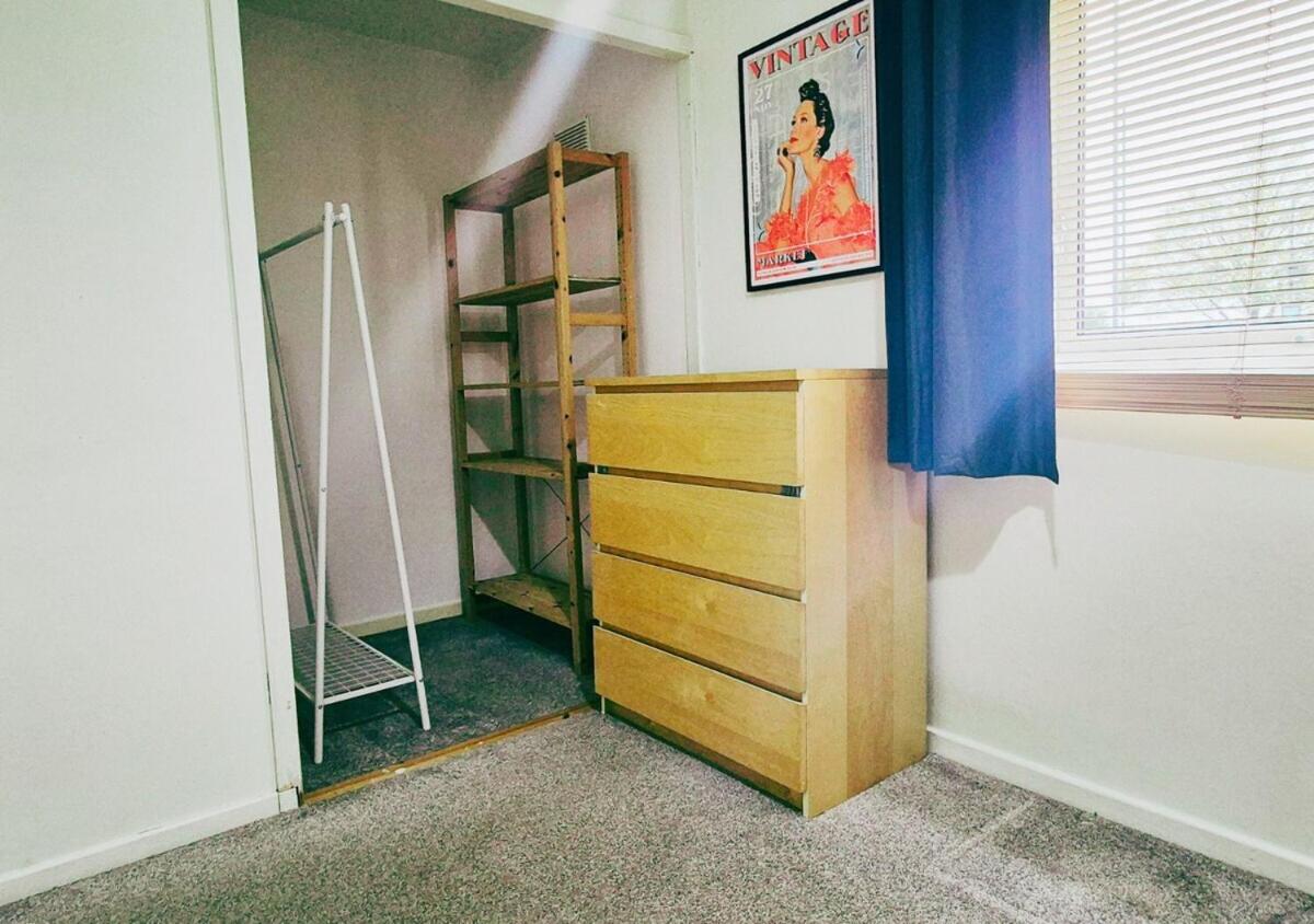 Comfy 3BR Flat on Quiet Street in Wollaton