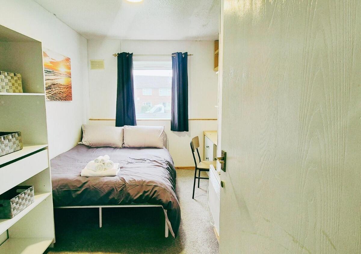 Comfy 3BR Flat on Quiet Street in Wollaton