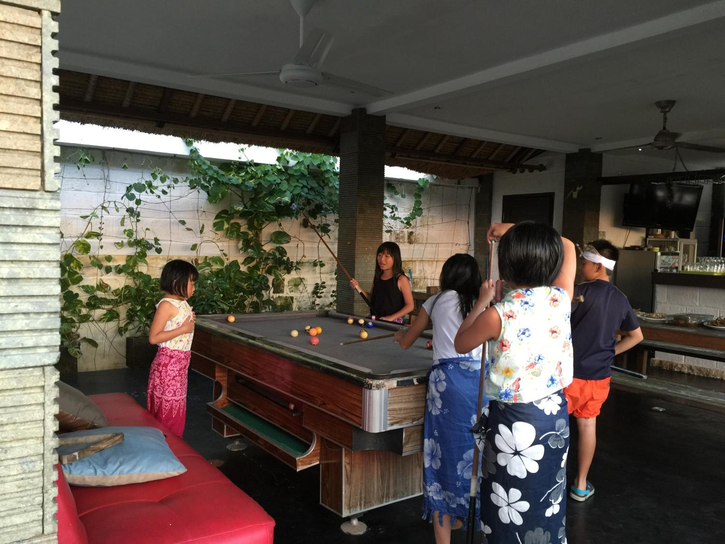 Hill Dance Bali American Hotel