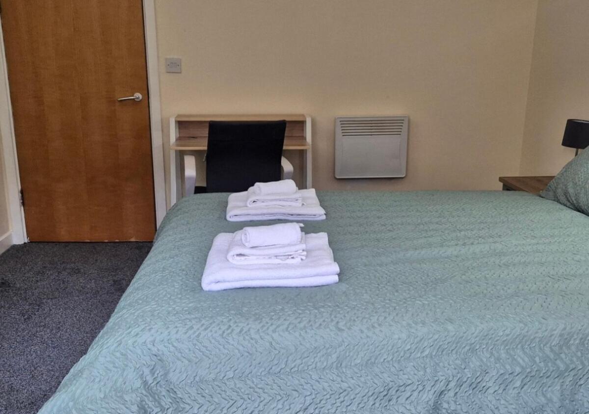 Stylish 1BR Flat Next to Hockley with FREE parking
