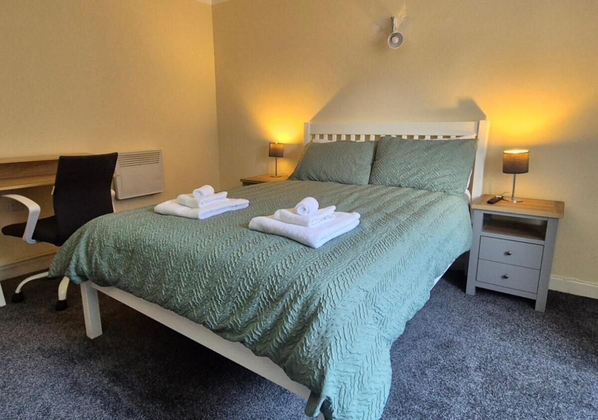 Stylish 1BR Flat Next to Hockley with FREE parking