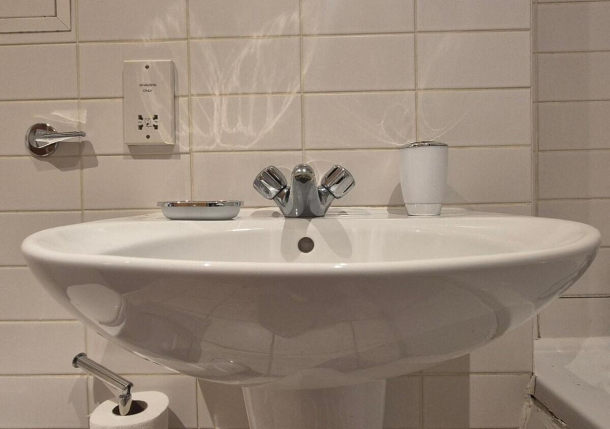 Stylish 1BR Flat Next to Hockley with FREE parking