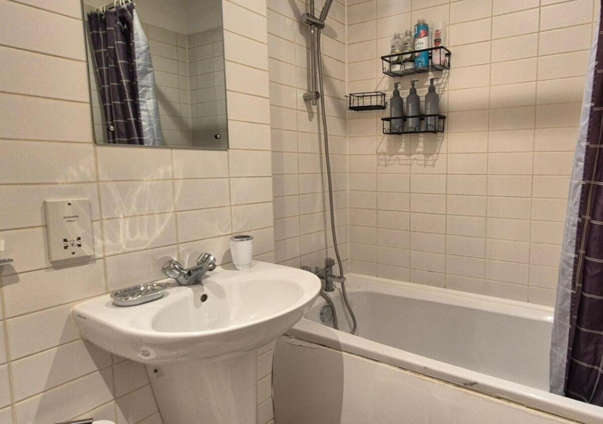 Stylish 1BR Flat Next to Hockley with FREE parking