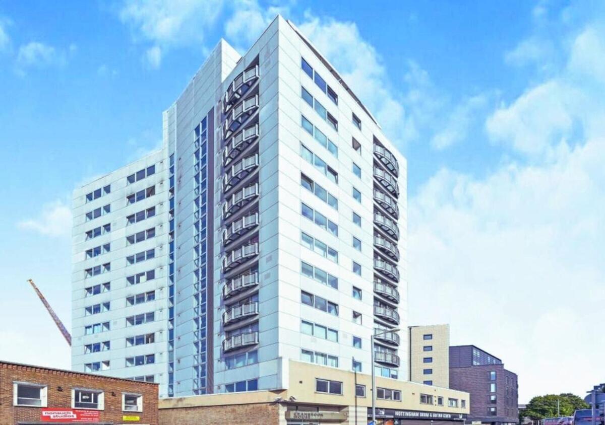 Stylish 1BR Flat Next to Hockley with FREE parking