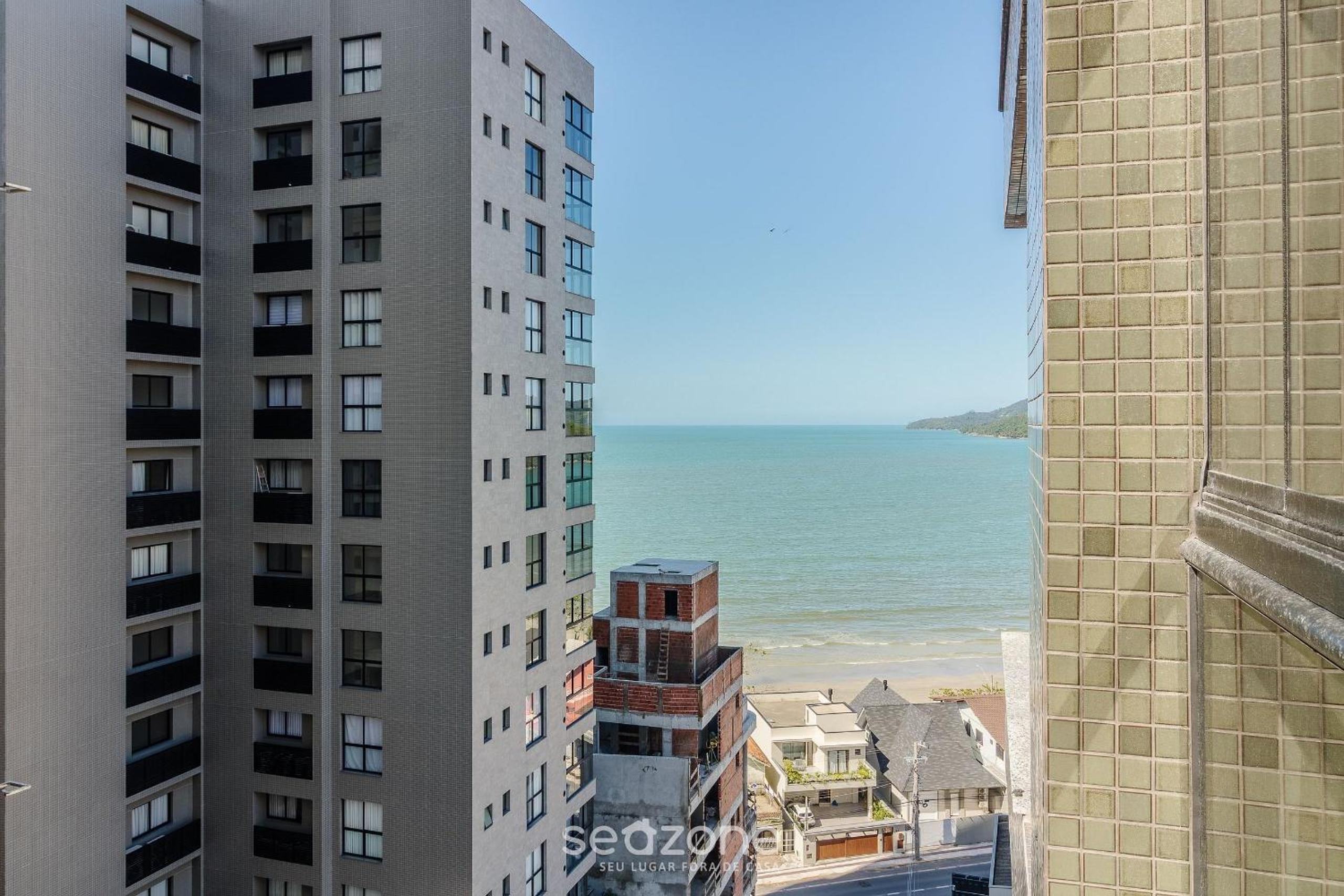 Apartments in a building 200 m from Perequê beach - RIHs