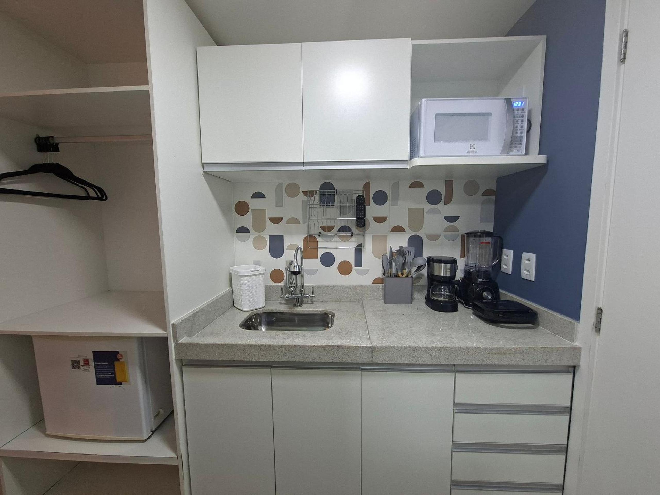 Stay with pool and sauna just steps from the beach in Cabo Frio - HSC