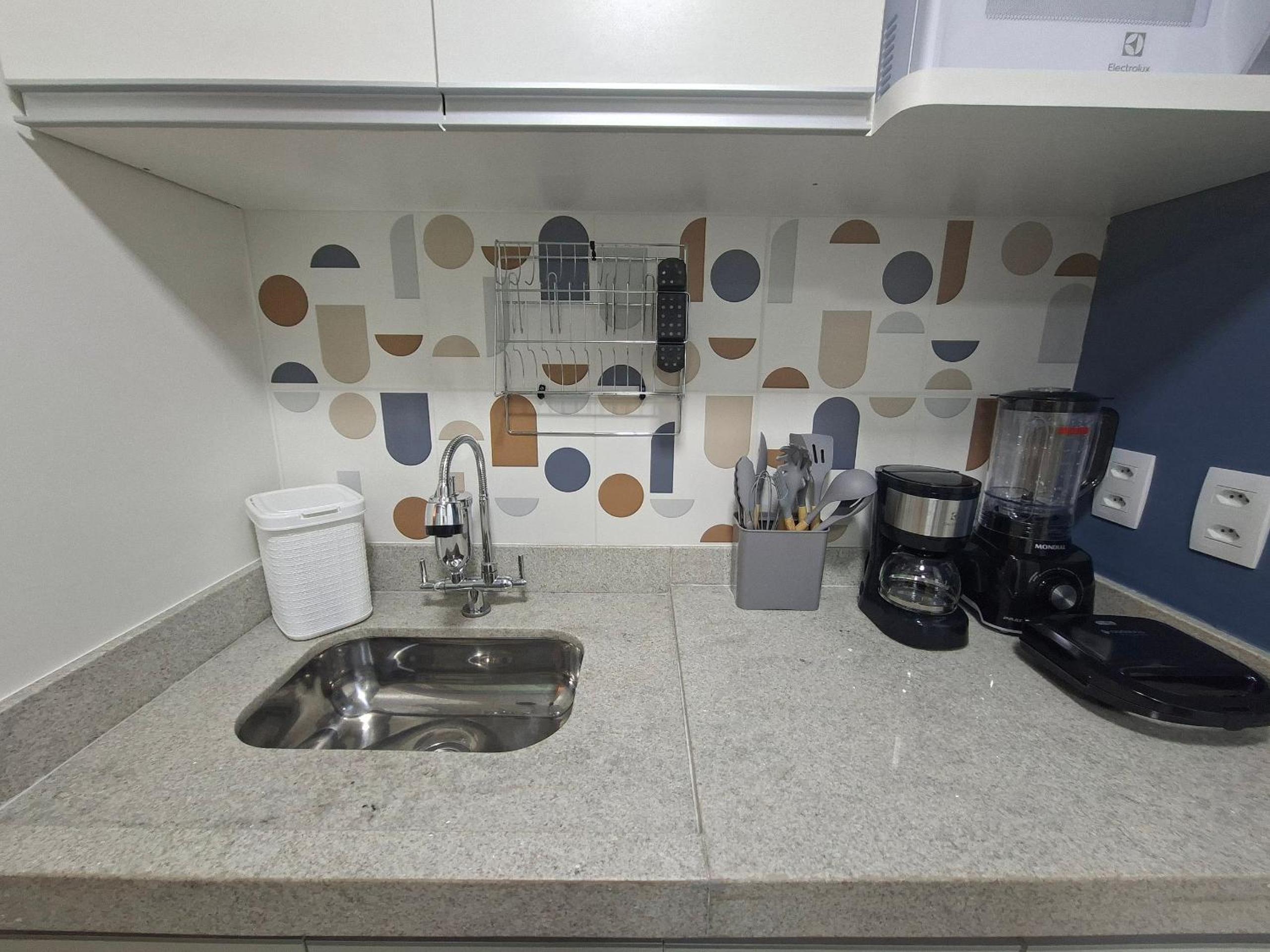 Stay with pool and sauna just steps from the beach in Cabo Frio - HSC