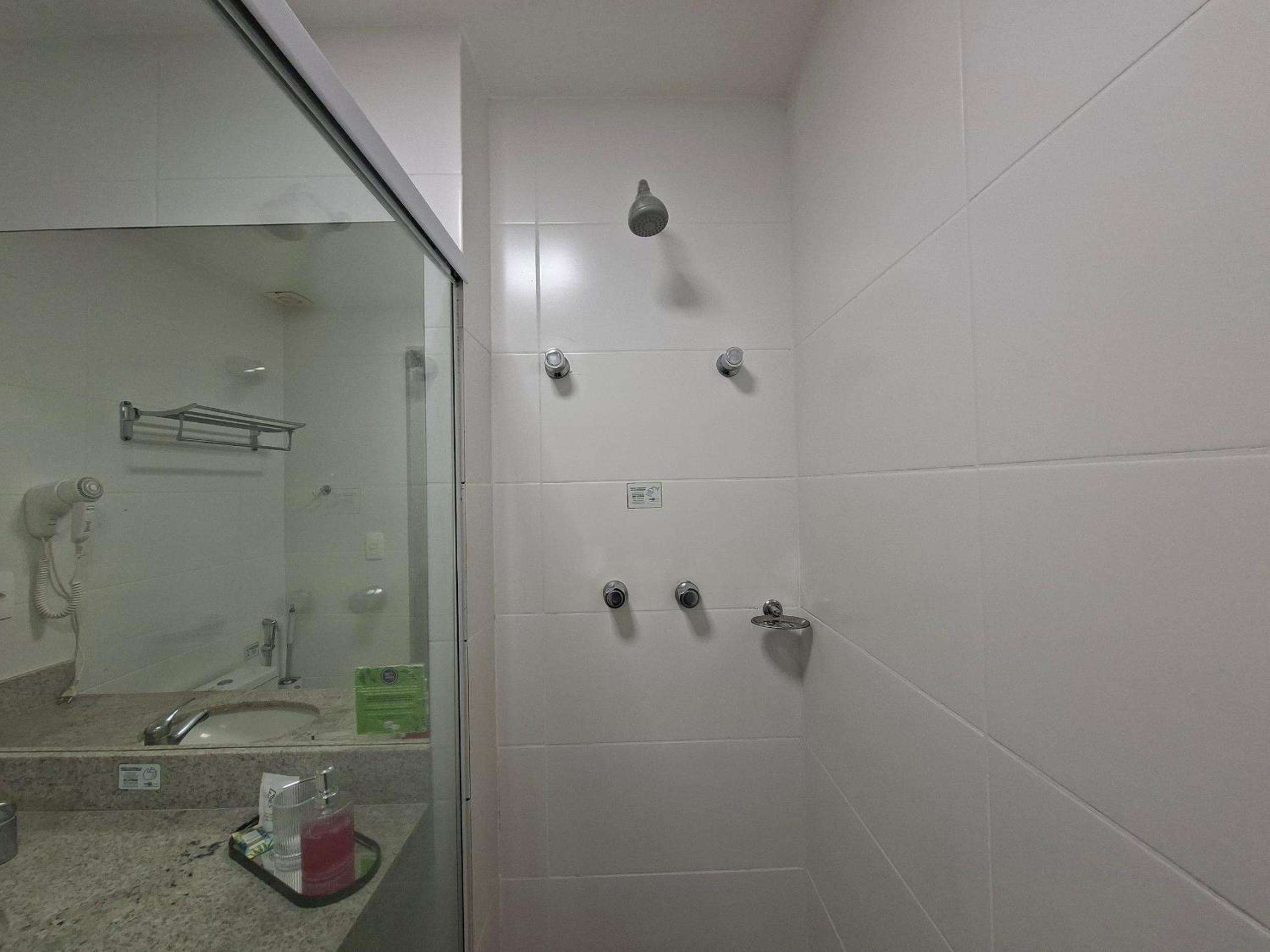 Stay with pool and sauna just steps from the beach in Cabo Frio - HSC