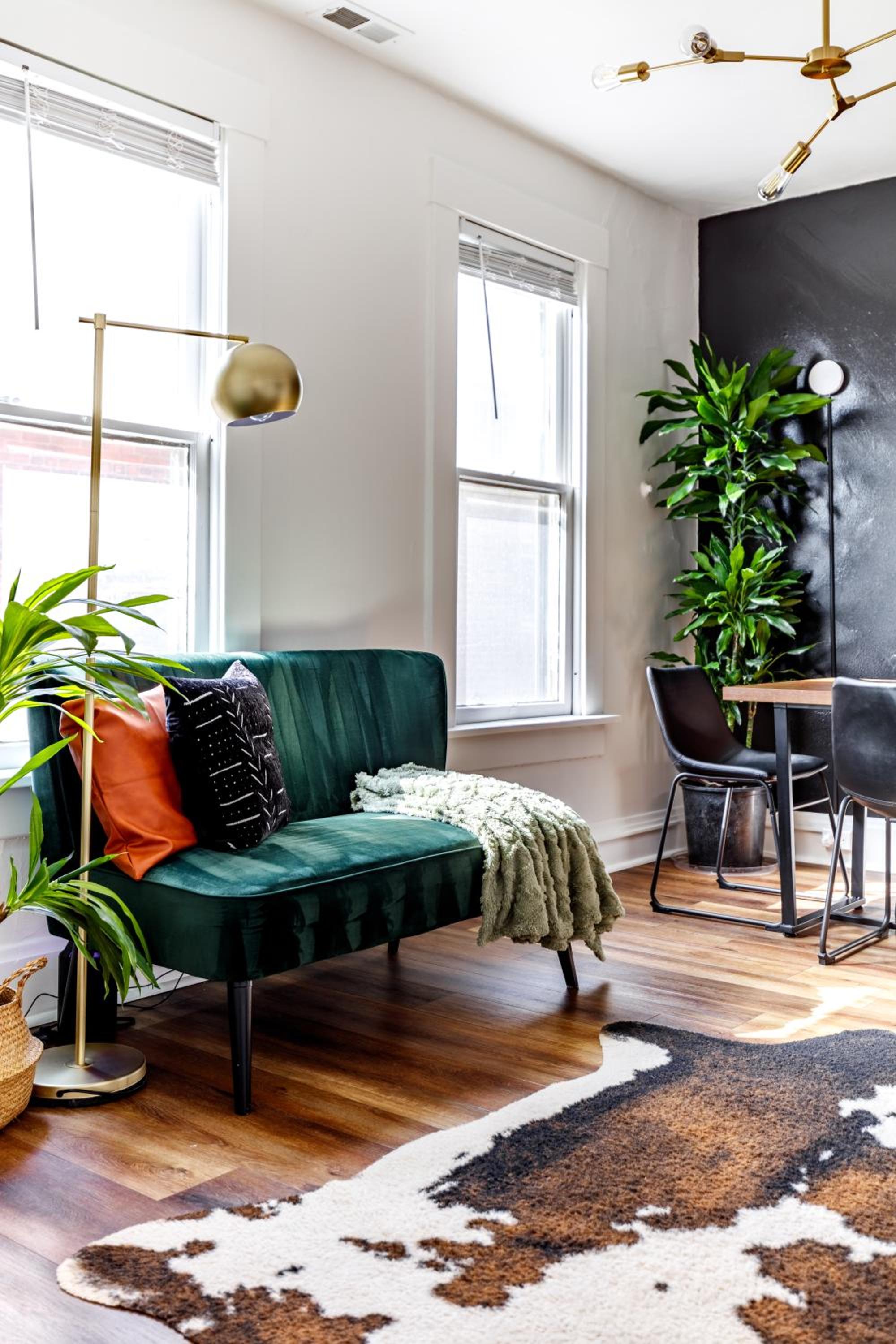 Jungle House Columbus Downtown Free Parking Sleeps 8 - Near Convention Center & Nationwide Arena - 2BR Luxury Home - Pet Friendly Over 5,800 Five Star Stay