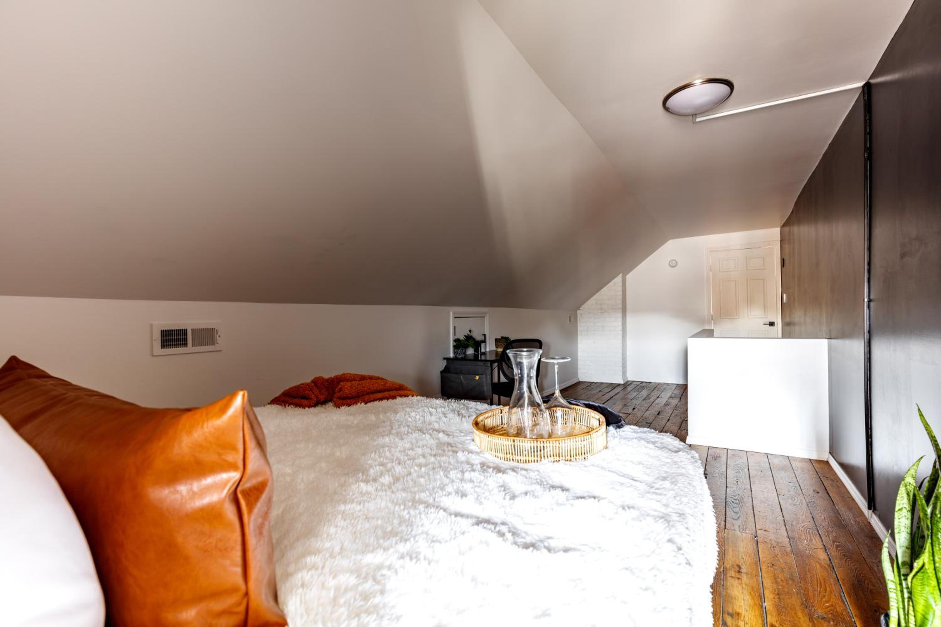 Jungle House Columbus Downtown Free Parking Sleeps 8 - Near Convention Center & Nationwide Arena - 2BR Luxury Home - Pet Friendly Over 5,800 Five Star Stay