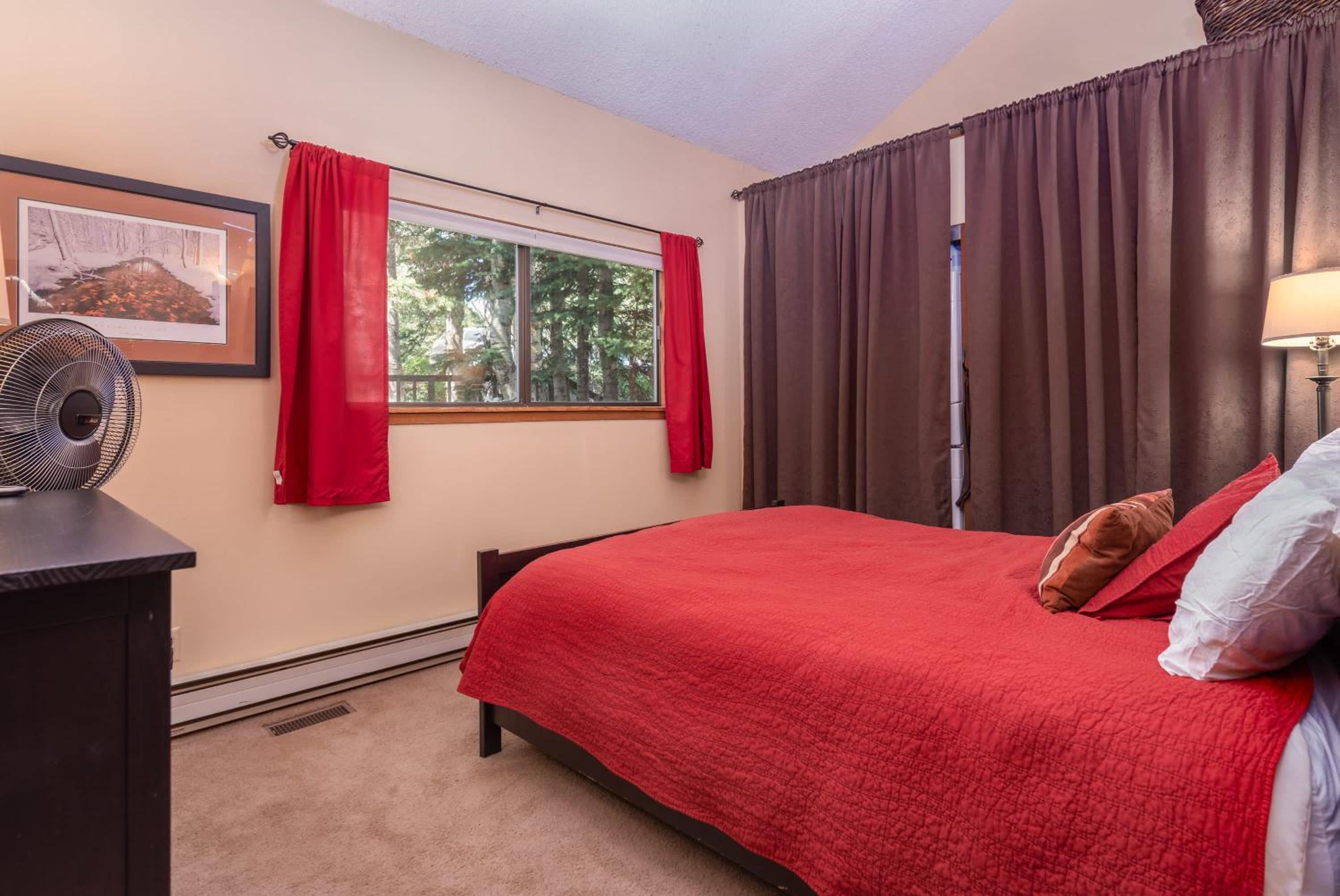 Ski Access SS7B Retreat Pet Friendly