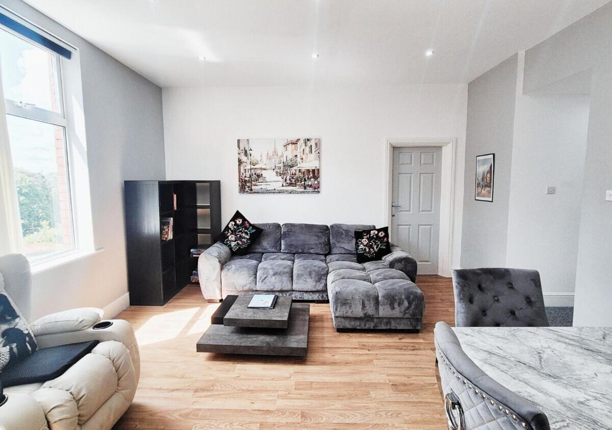 Stylish & Modern 2BR Flat nr Nottingham City Centre