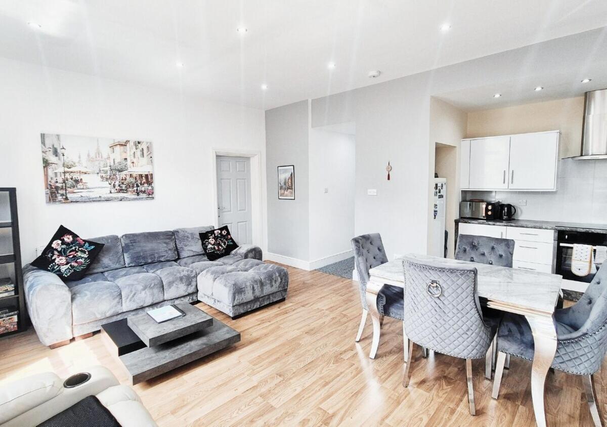 Stylish & Modern 2BR Flat nr Nottingham City Centre