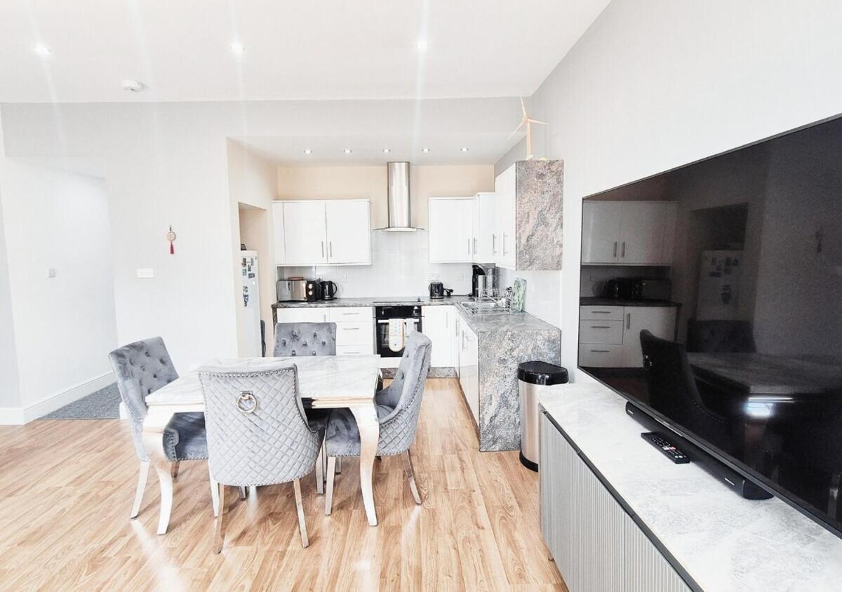 Stylish & Modern 2BR Flat nr Nottingham City Centre