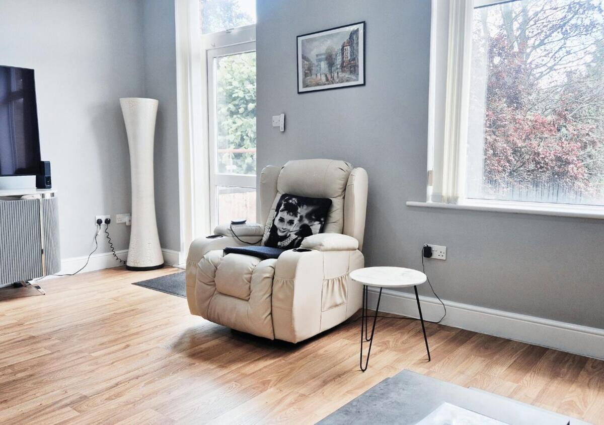 Stylish & Modern 2BR Flat nr Nottingham City Centre