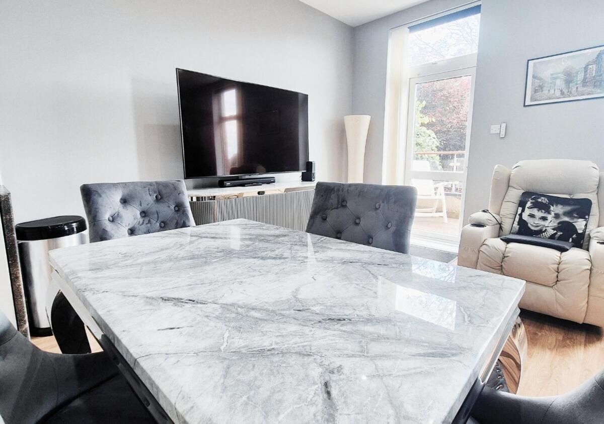 Stylish & Modern 2BR Flat nr Nottingham City Centre