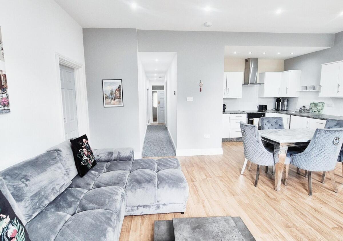 Stylish & Modern 2BR Flat nr Nottingham City Centre