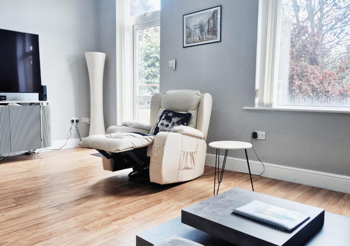 Stylish & Modern 2BR Flat nr Nottingham City Centre