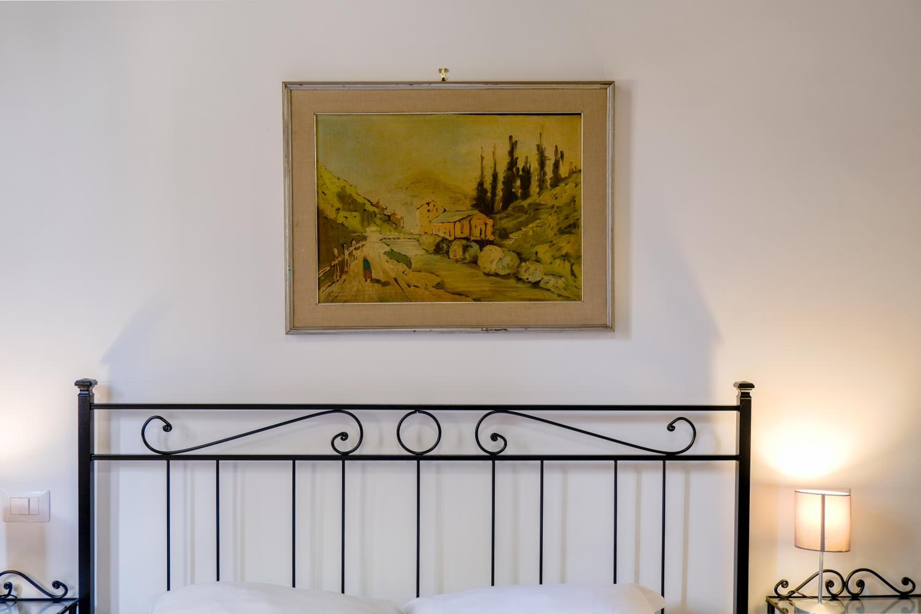 Elegantis Trastevere Comfortable Apartment in the Heart of Historic City