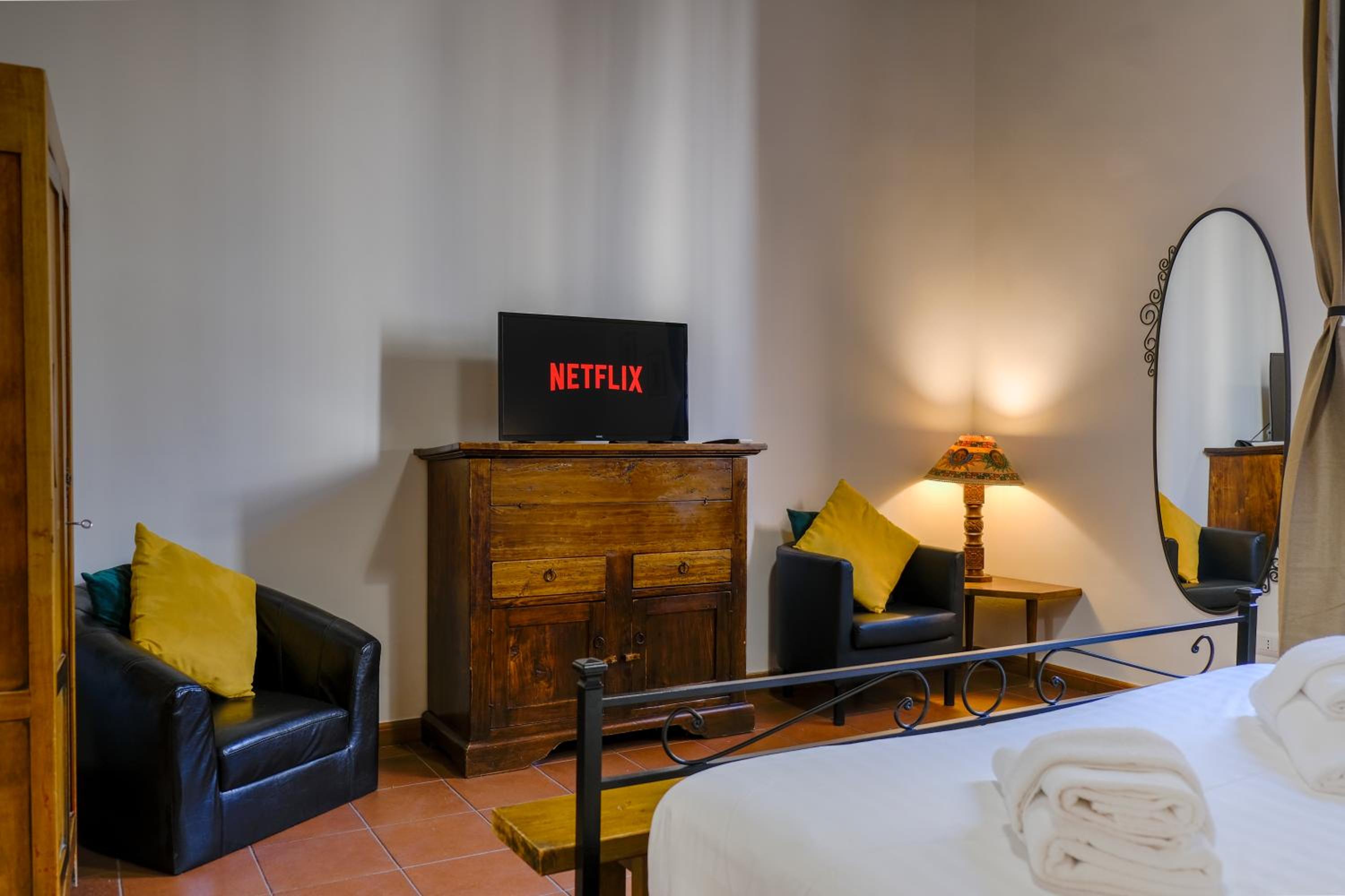 Elegantis Trastevere Comfortable Apartment in the Heart of Historic City