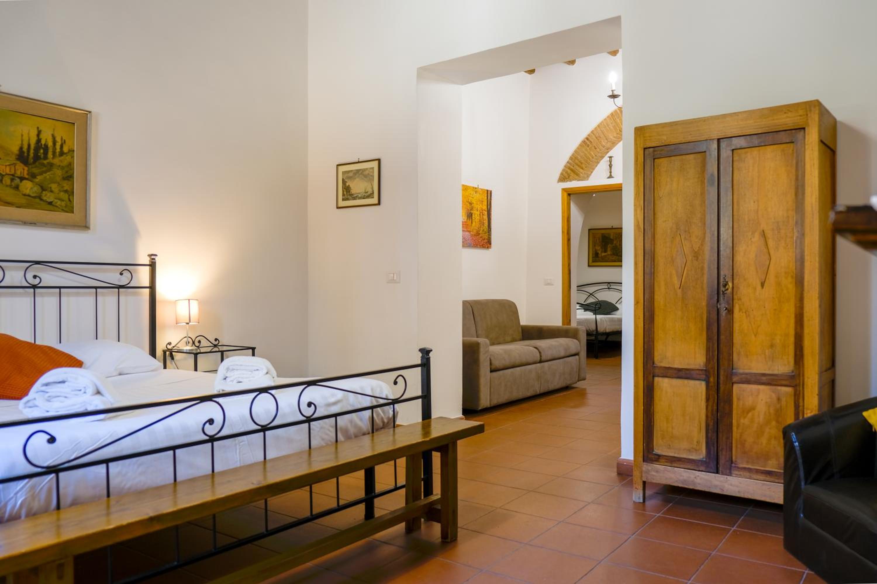 Elegantis Trastevere Comfortable Apartment in the Heart of Historic City