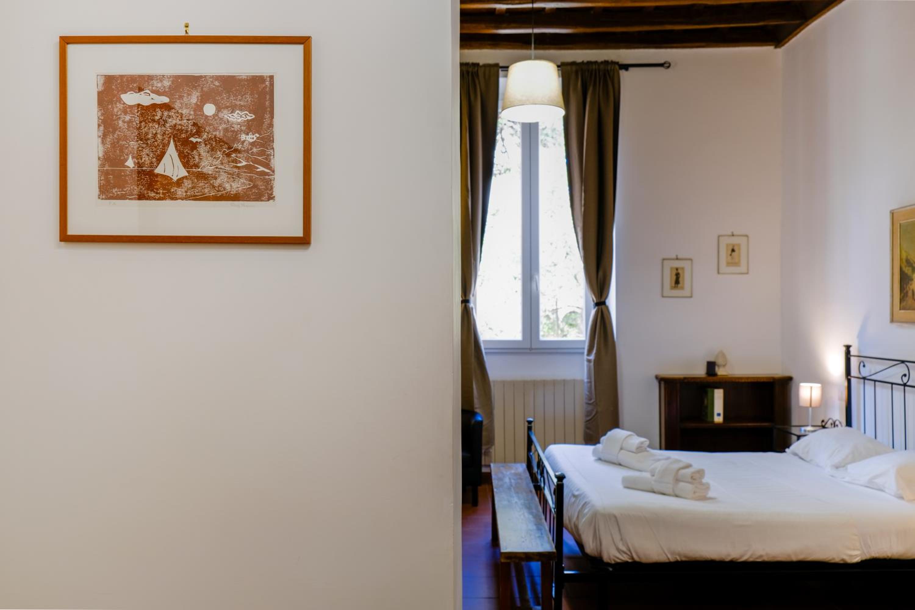 Elegantis Trastevere Comfortable Apartment in the Heart of Historic City