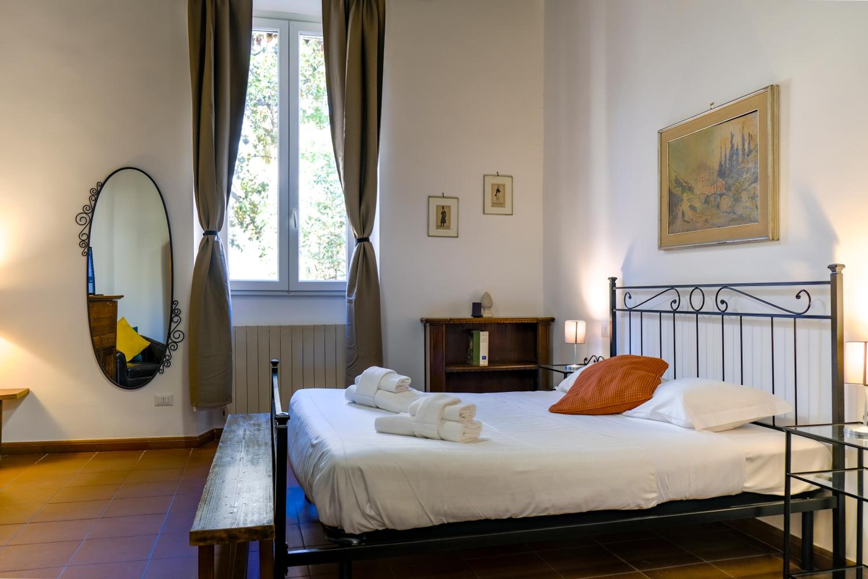 Elegantis Trastevere Comfortable Apartment in the Heart of Historic City