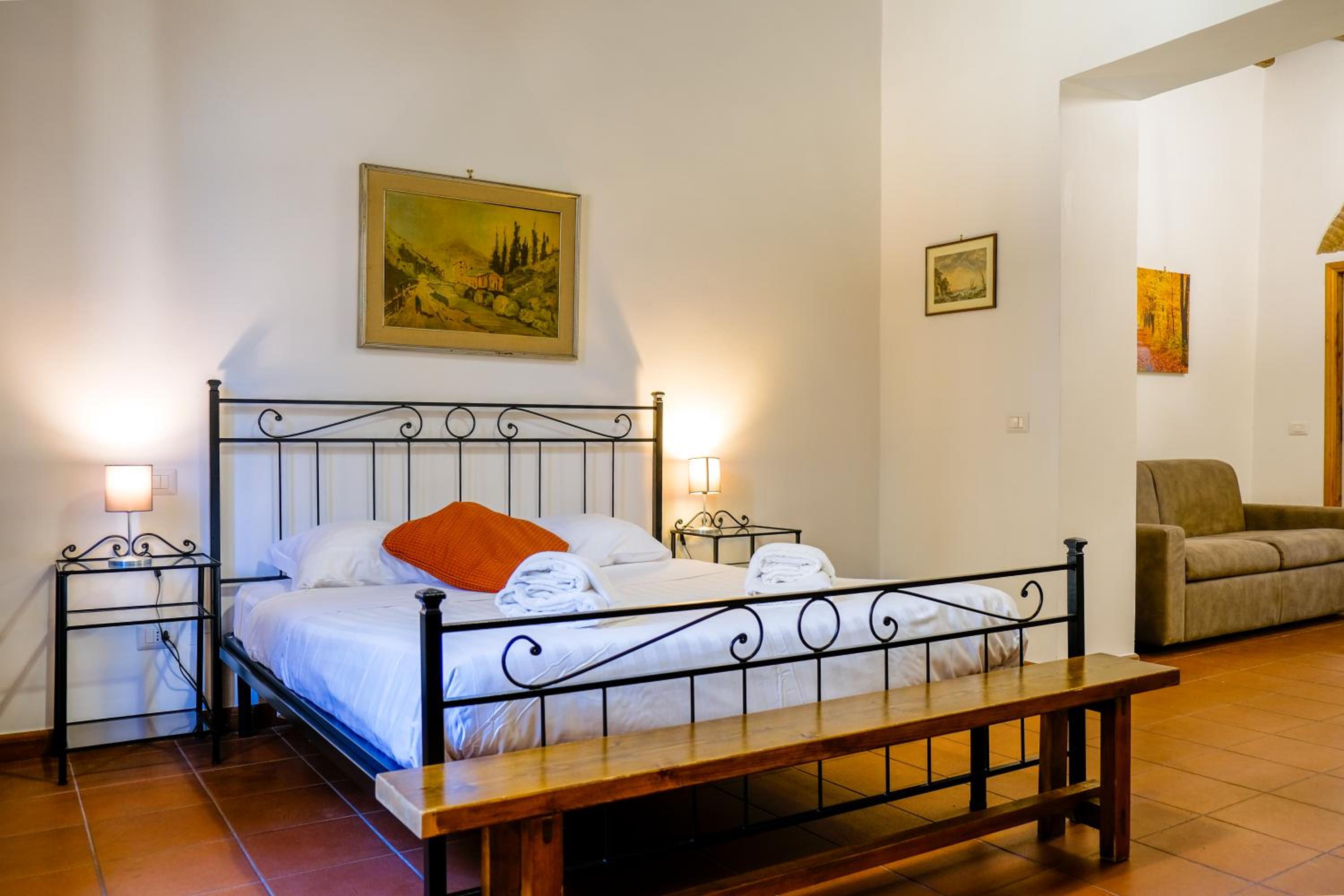 Elegantis Trastevere Comfortable Apartment in the Heart of Historic City
