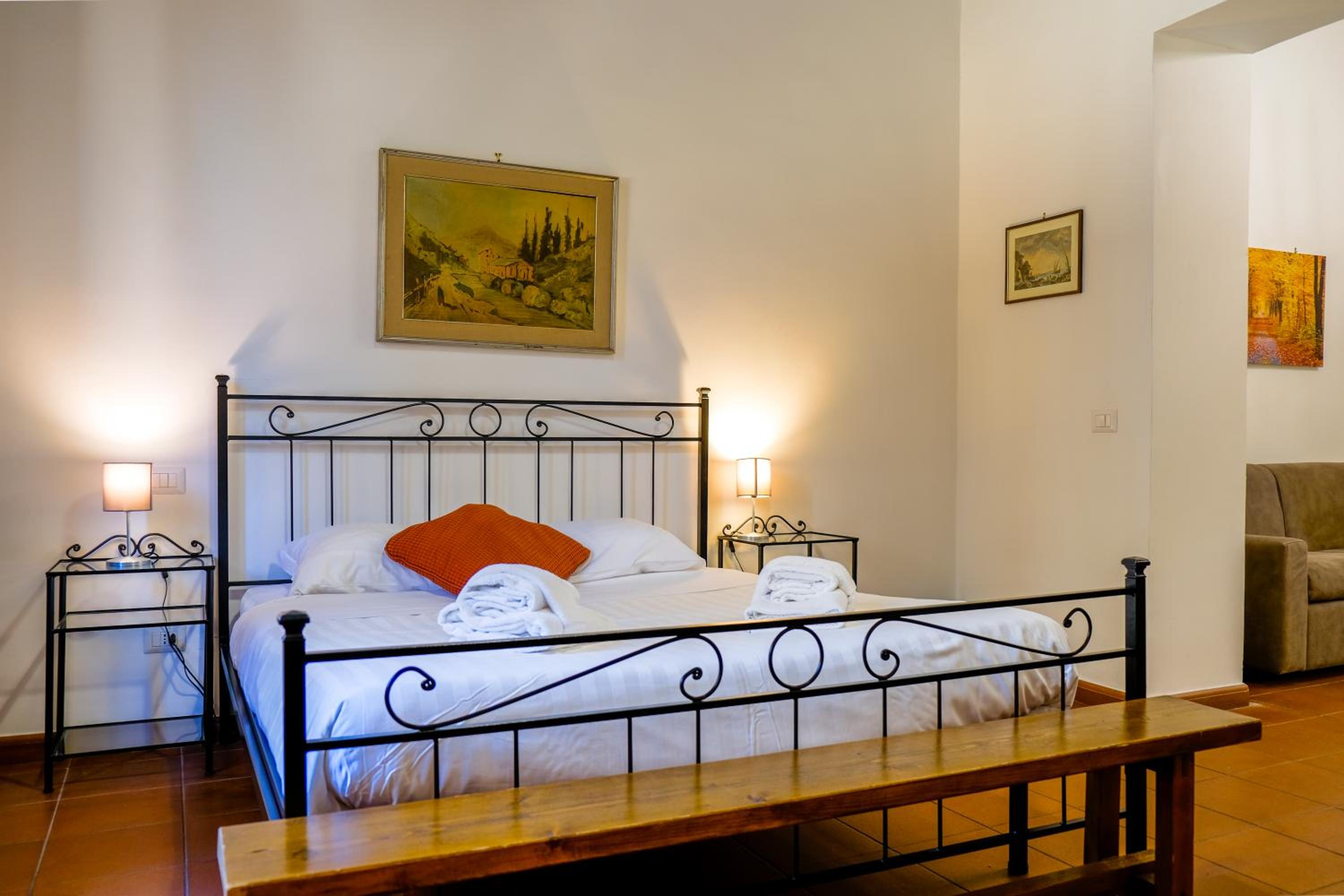 Elegantis Trastevere Comfortable Apartment in the Heart of Historic City