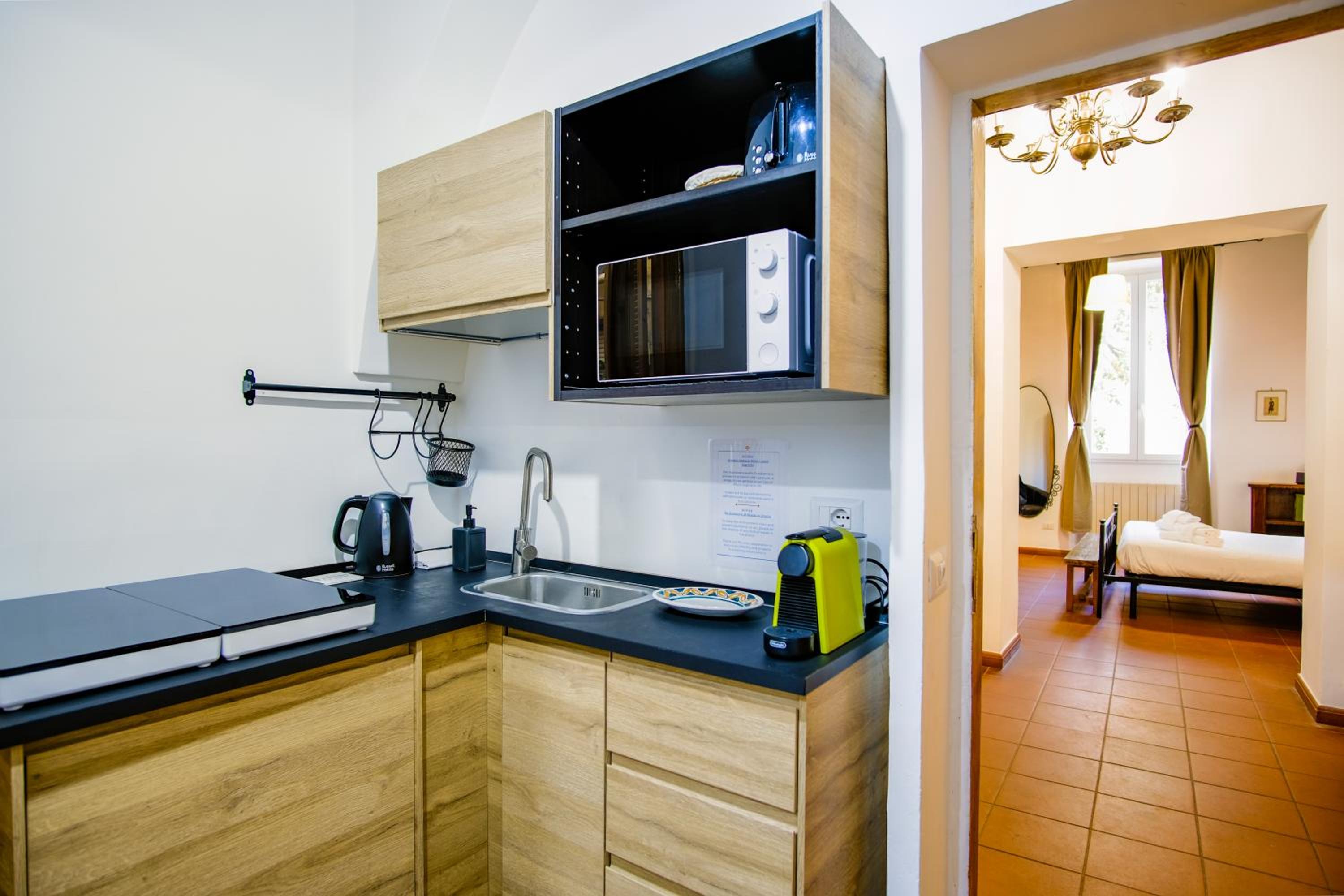 Elegantis Trastevere Comfortable Apartment in the Heart of Historic City