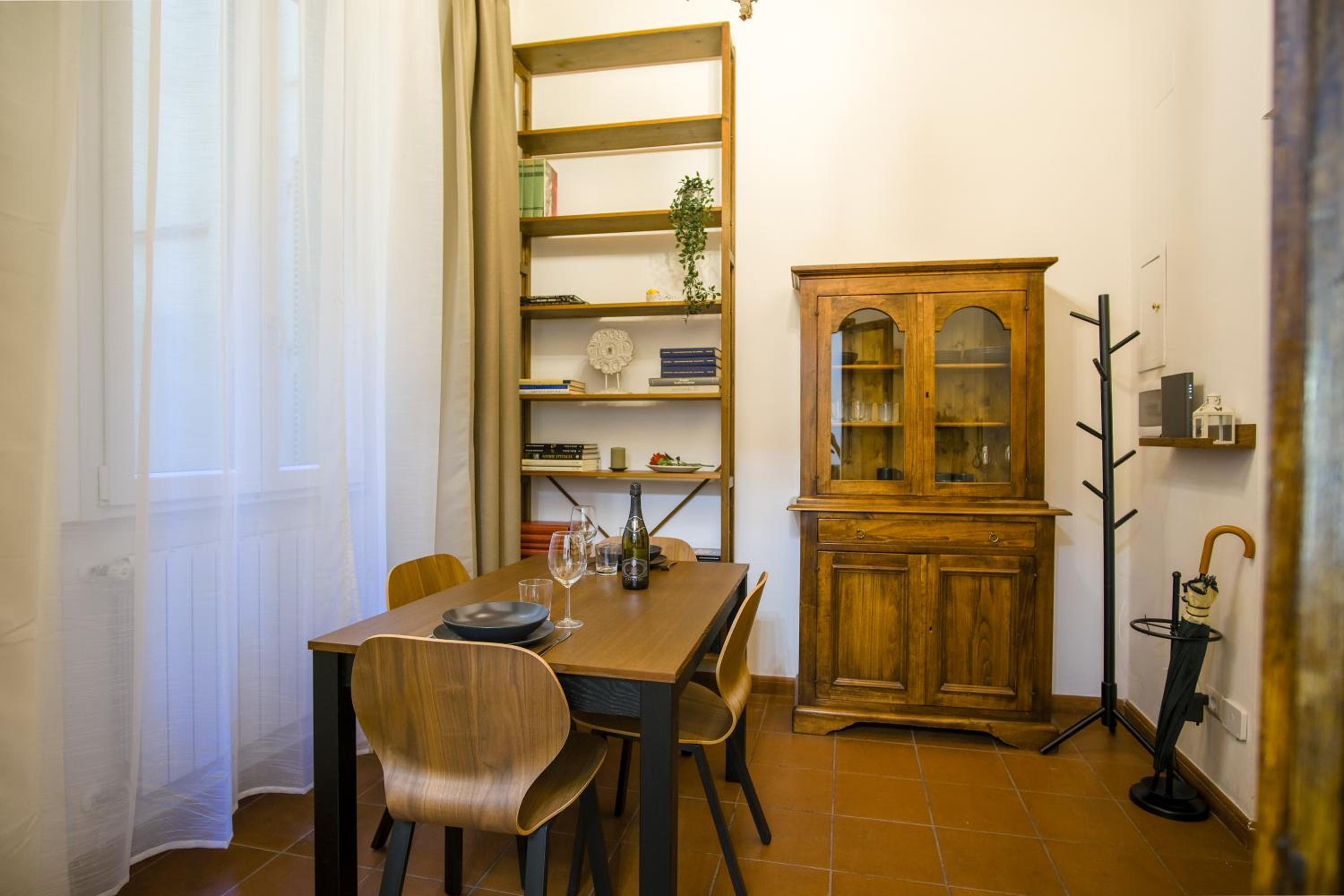 Elegantis Trastevere Comfortable Apartment in the Heart of Historic City