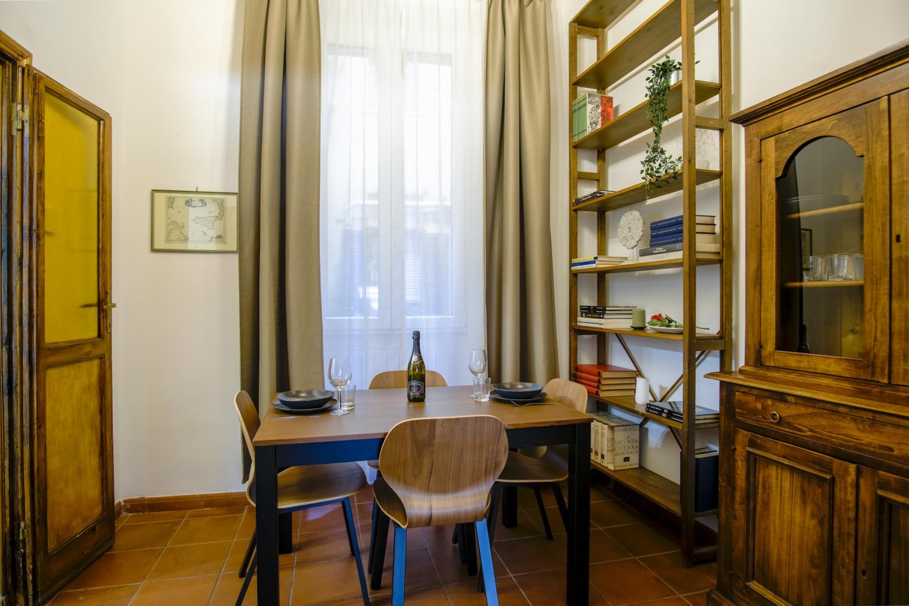 Elegantis Trastevere Comfortable Apartment in the Heart of Historic City