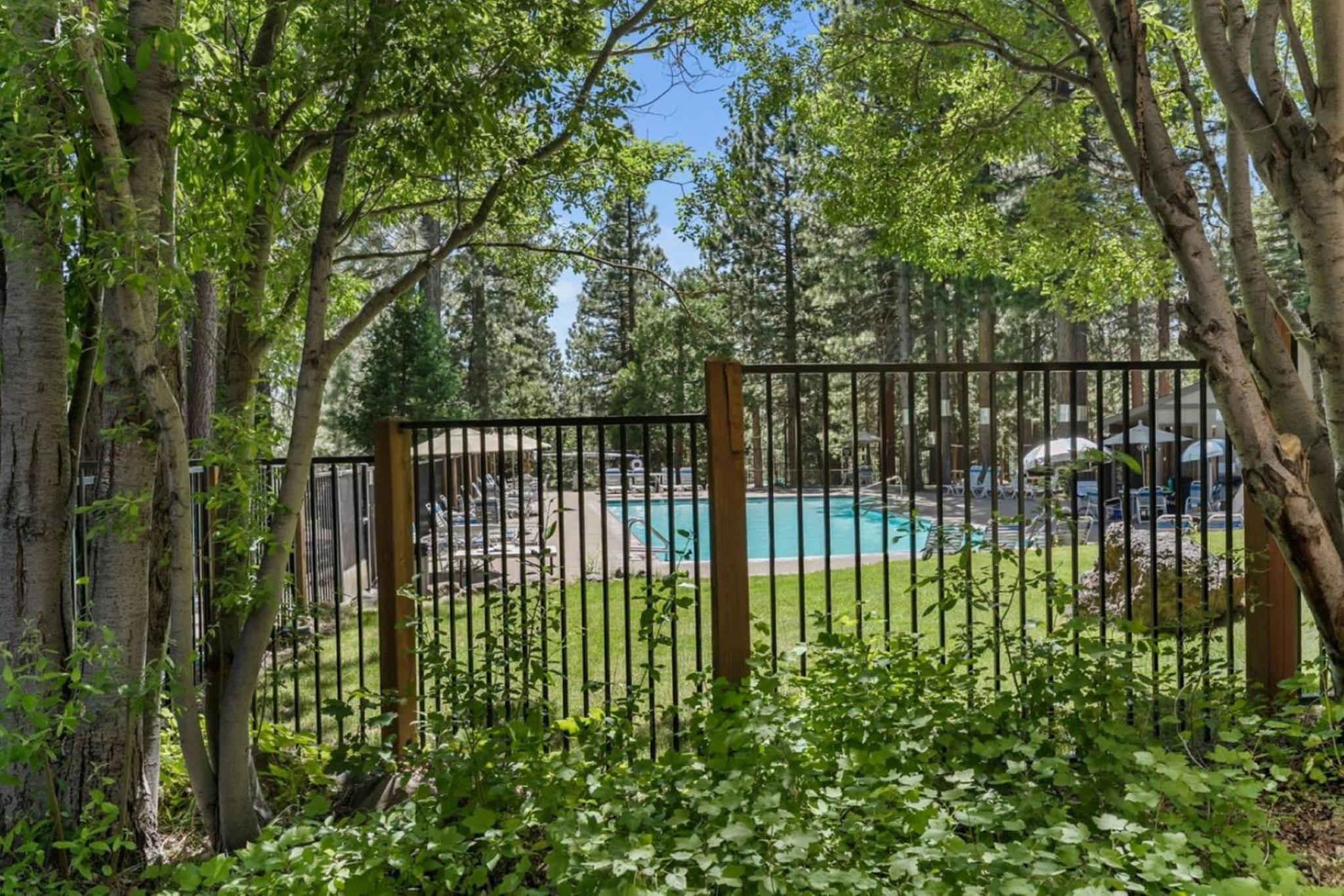 Creekside Chalet Stay for 6