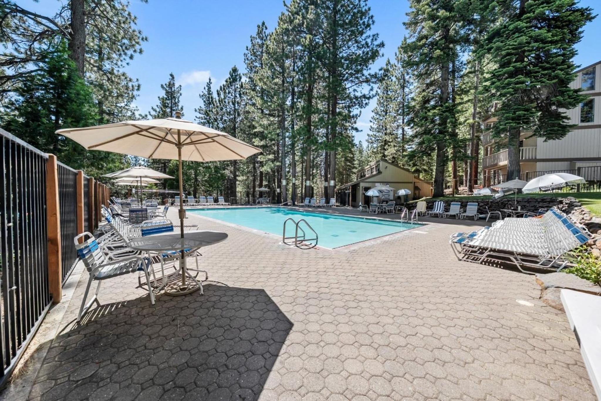 Creekside Chalet Stay for 6