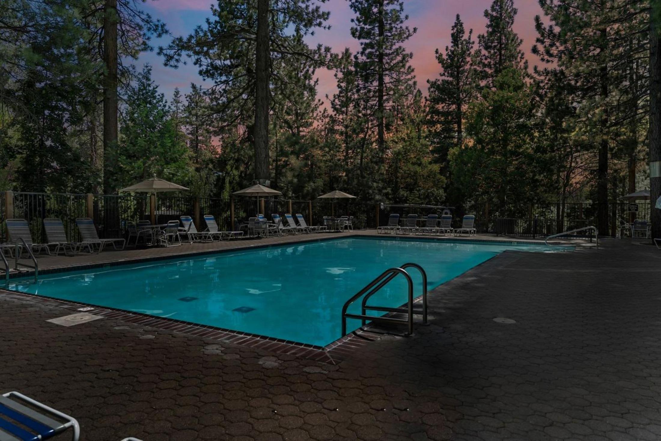 Creekside Chalet Stay for 6