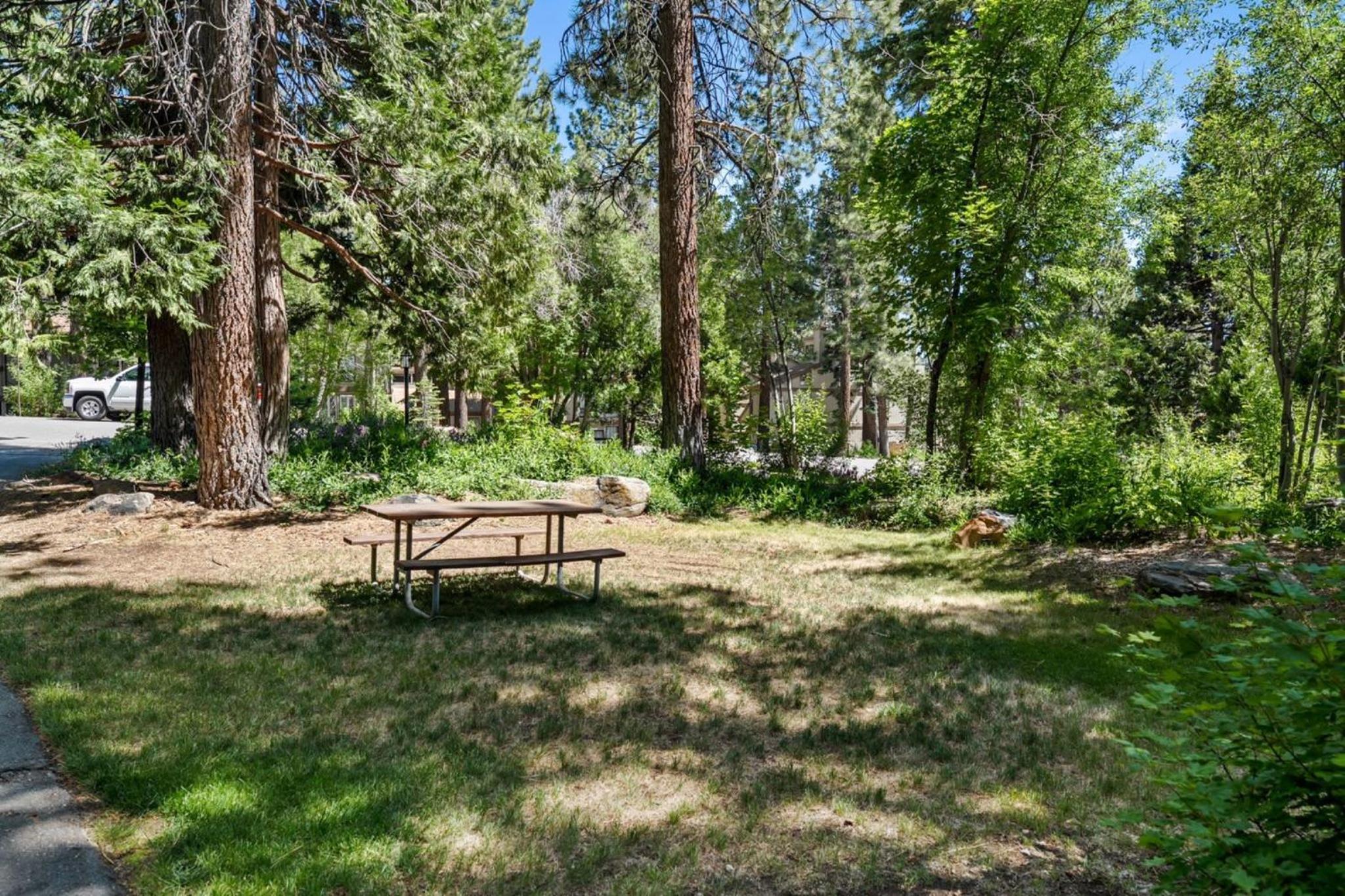 Creekside Chalet Stay for 6