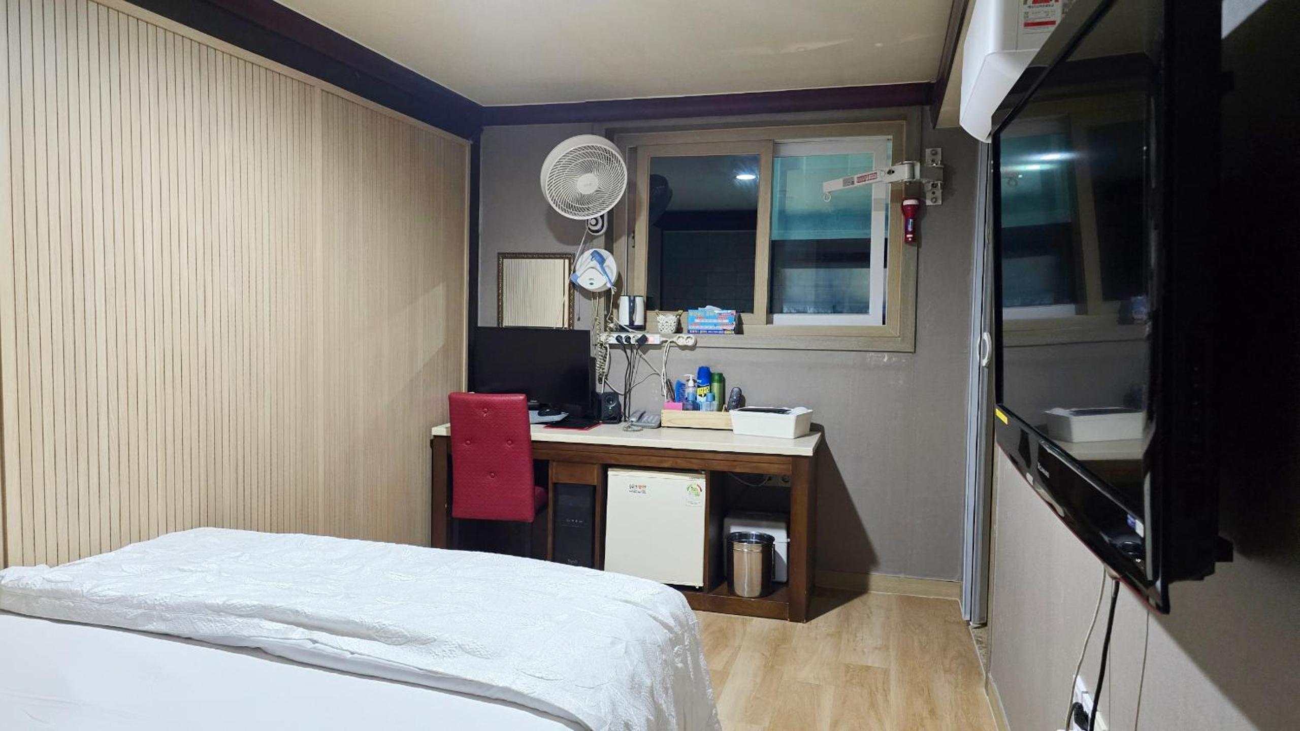Sky Motel