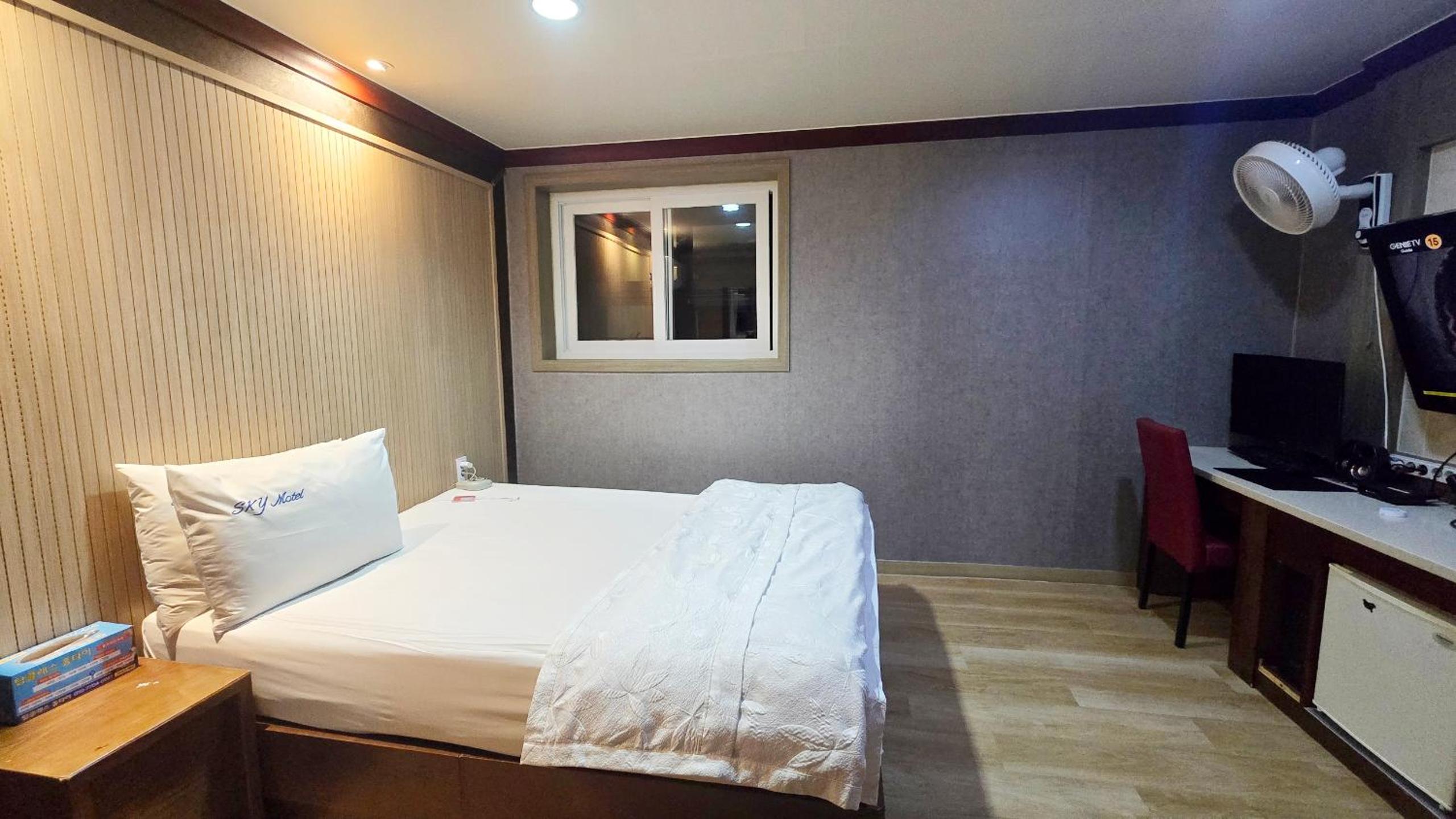 Sky Motel