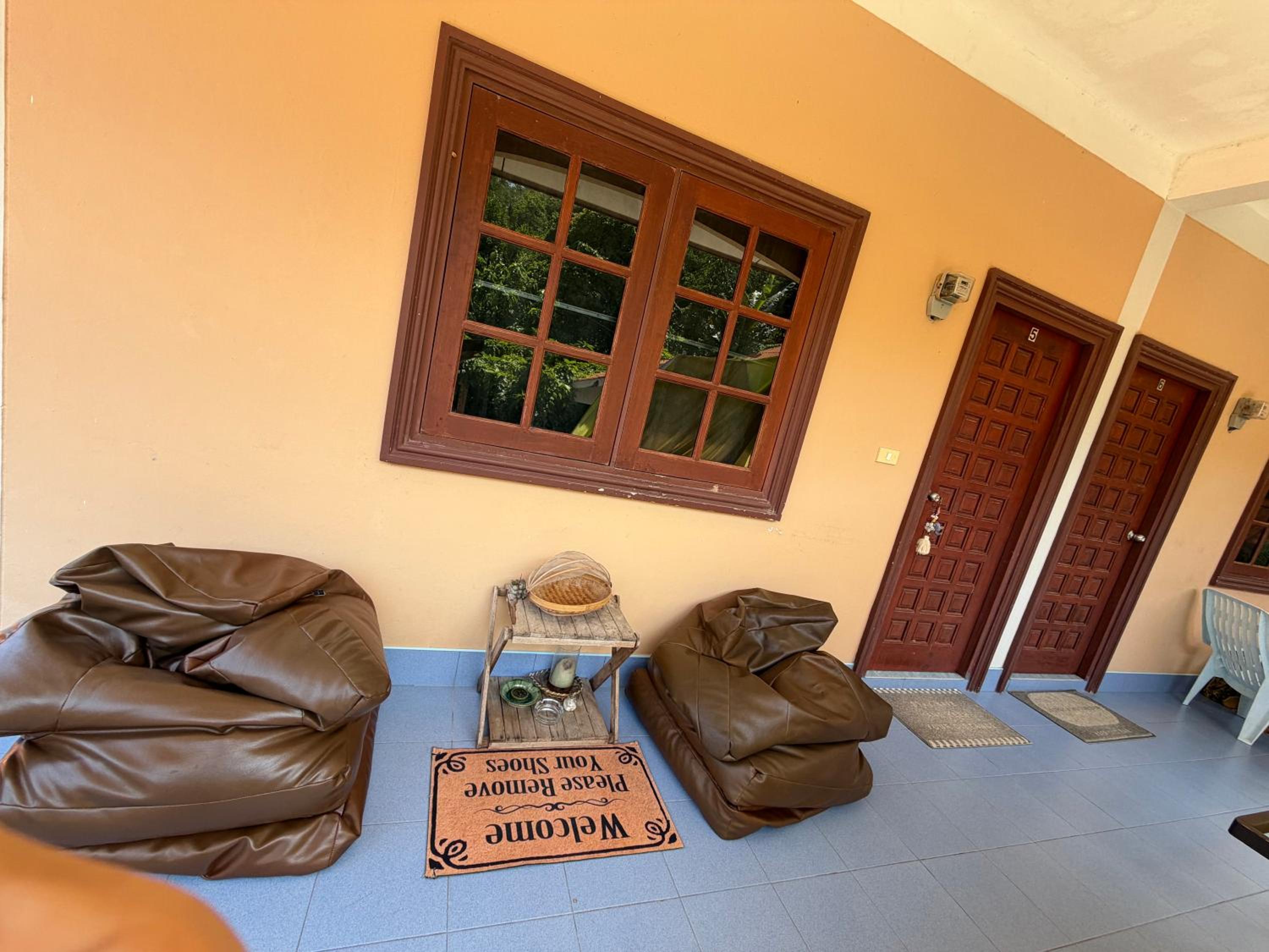 Rustic apartment at YaNui beach
