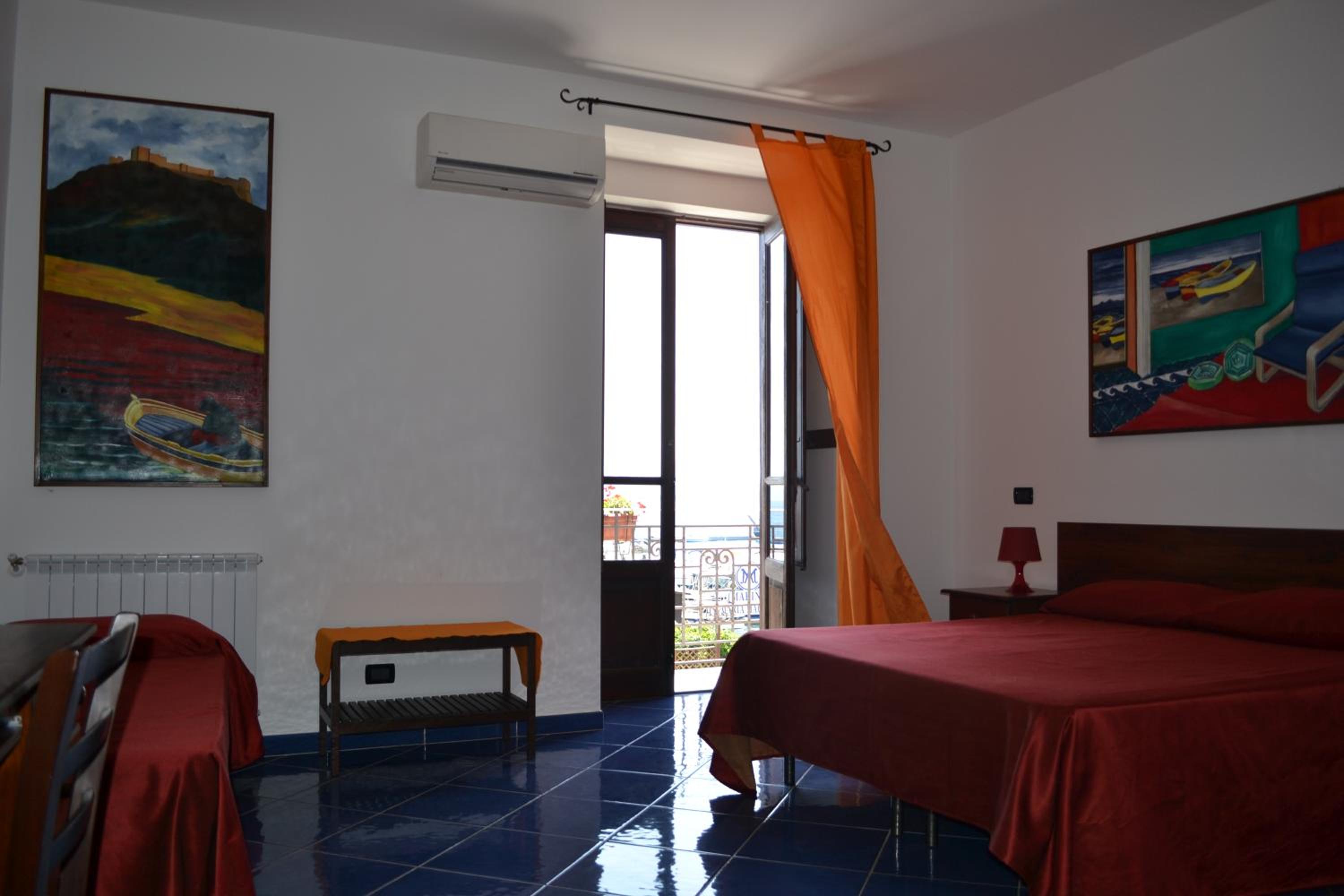 Bed & Breakfast Maredomus en Milazzo — hotel room