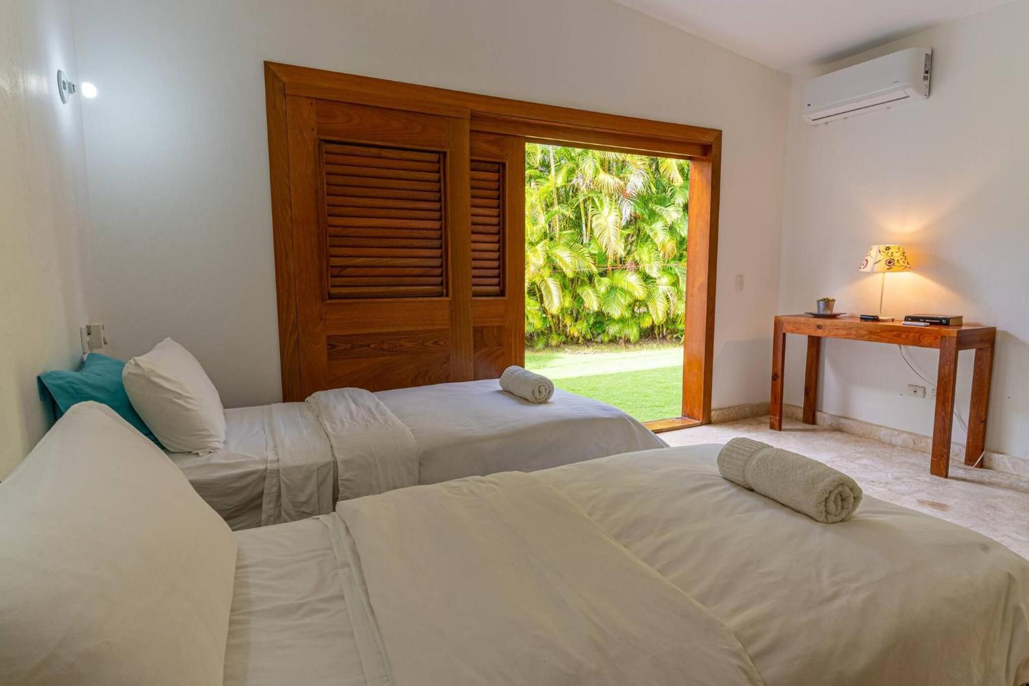 Las Marinas Los Nmada, 80 meters from Coson beach