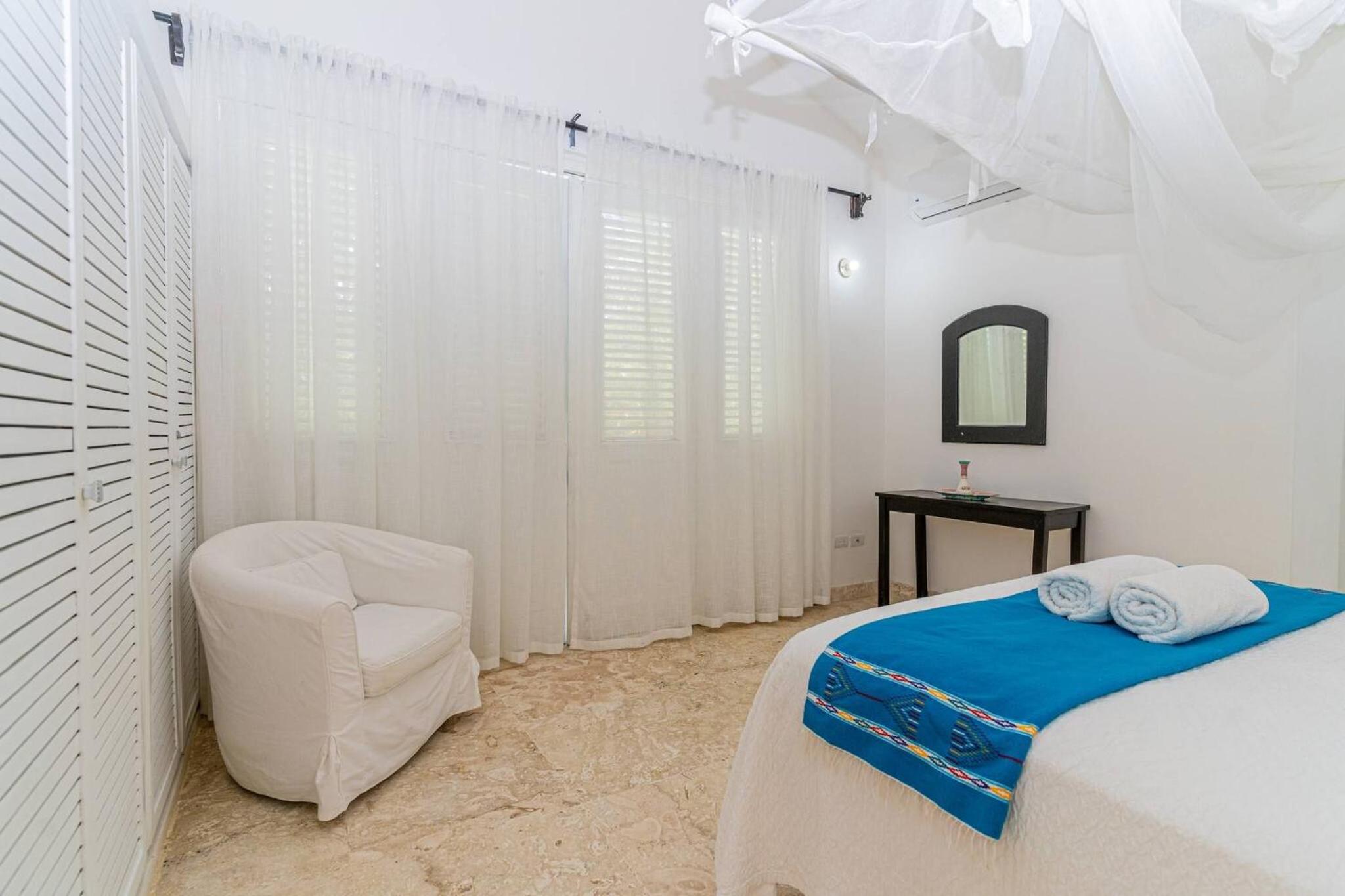 Las Marinas Los Nmada, 80 meters from Coson beach