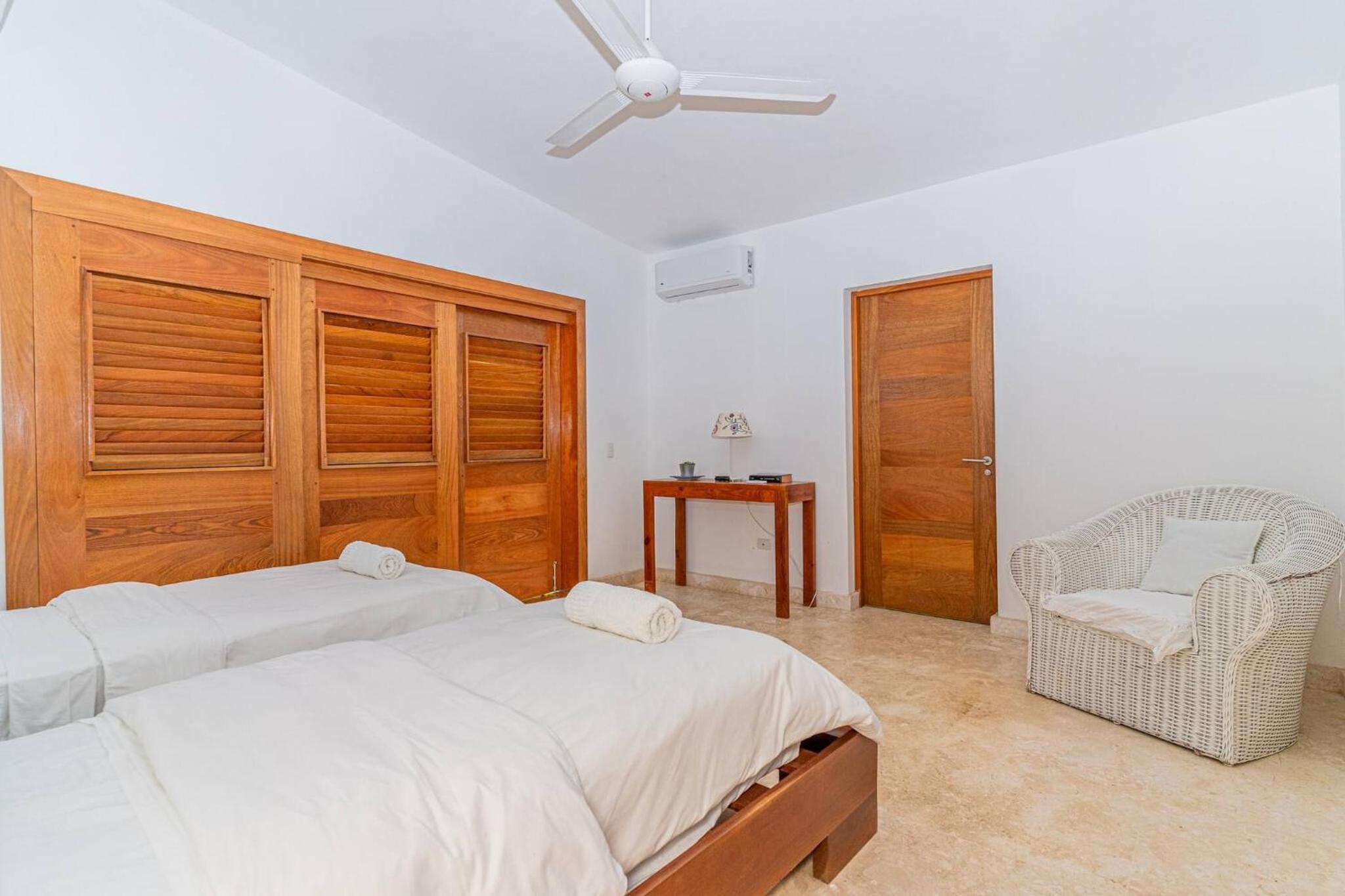 Las Marinas Los Nmada, 80 meters from Coson beach